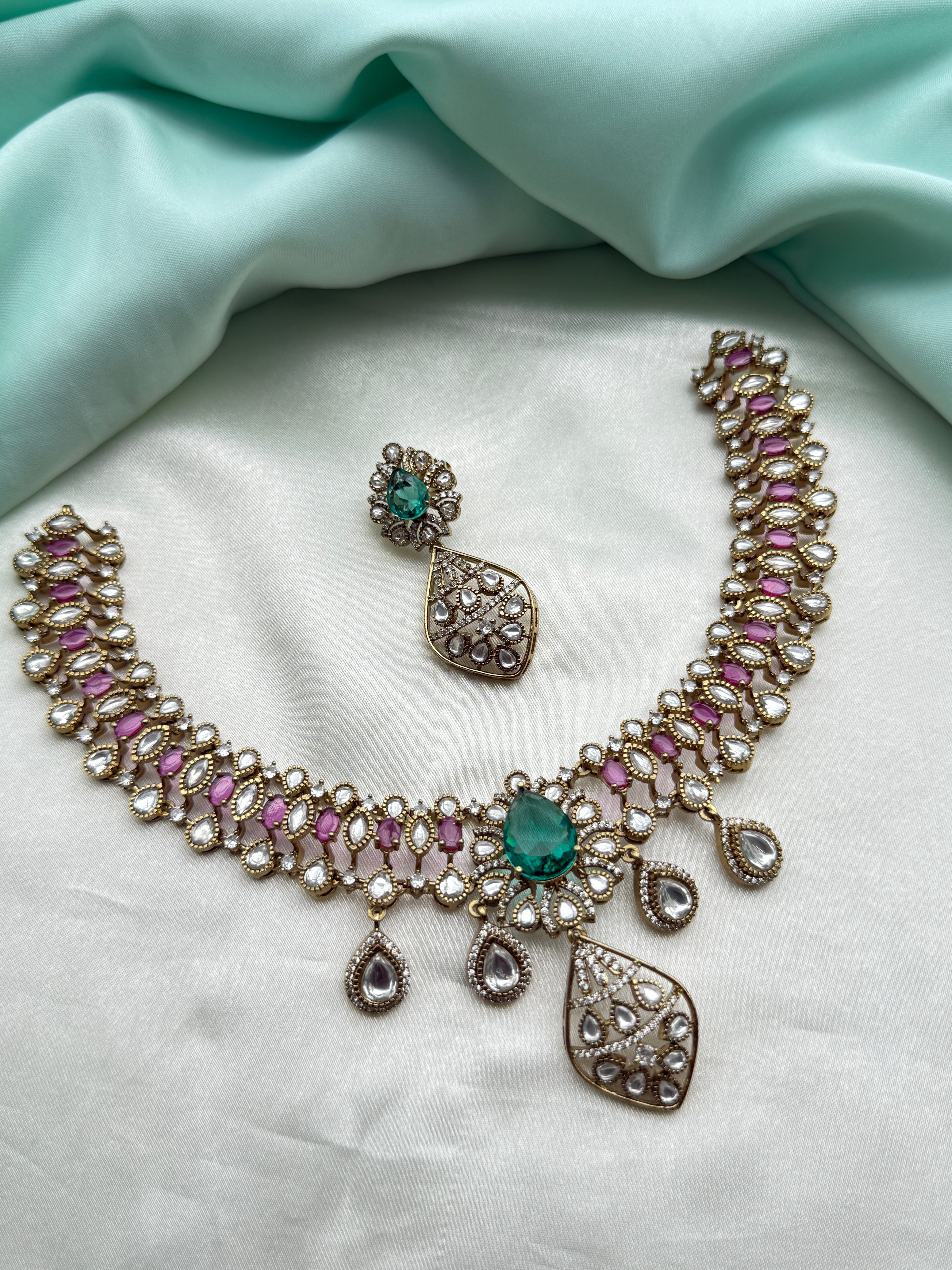 multi short neckset with drop earrings Ns254