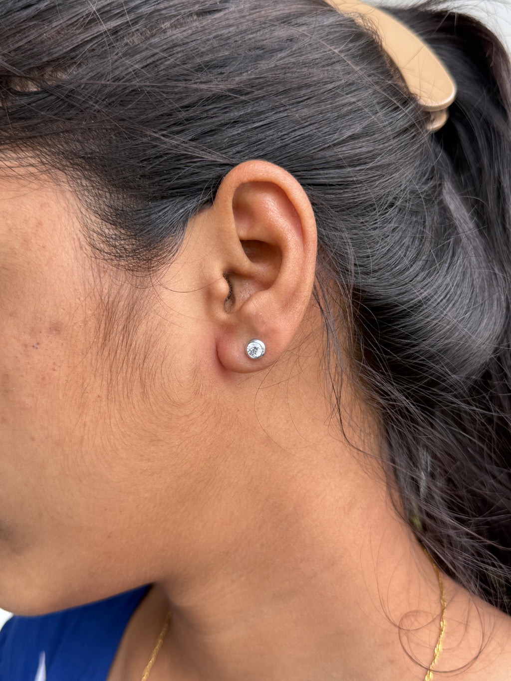 ST060 anti tarnish silver white stone stud