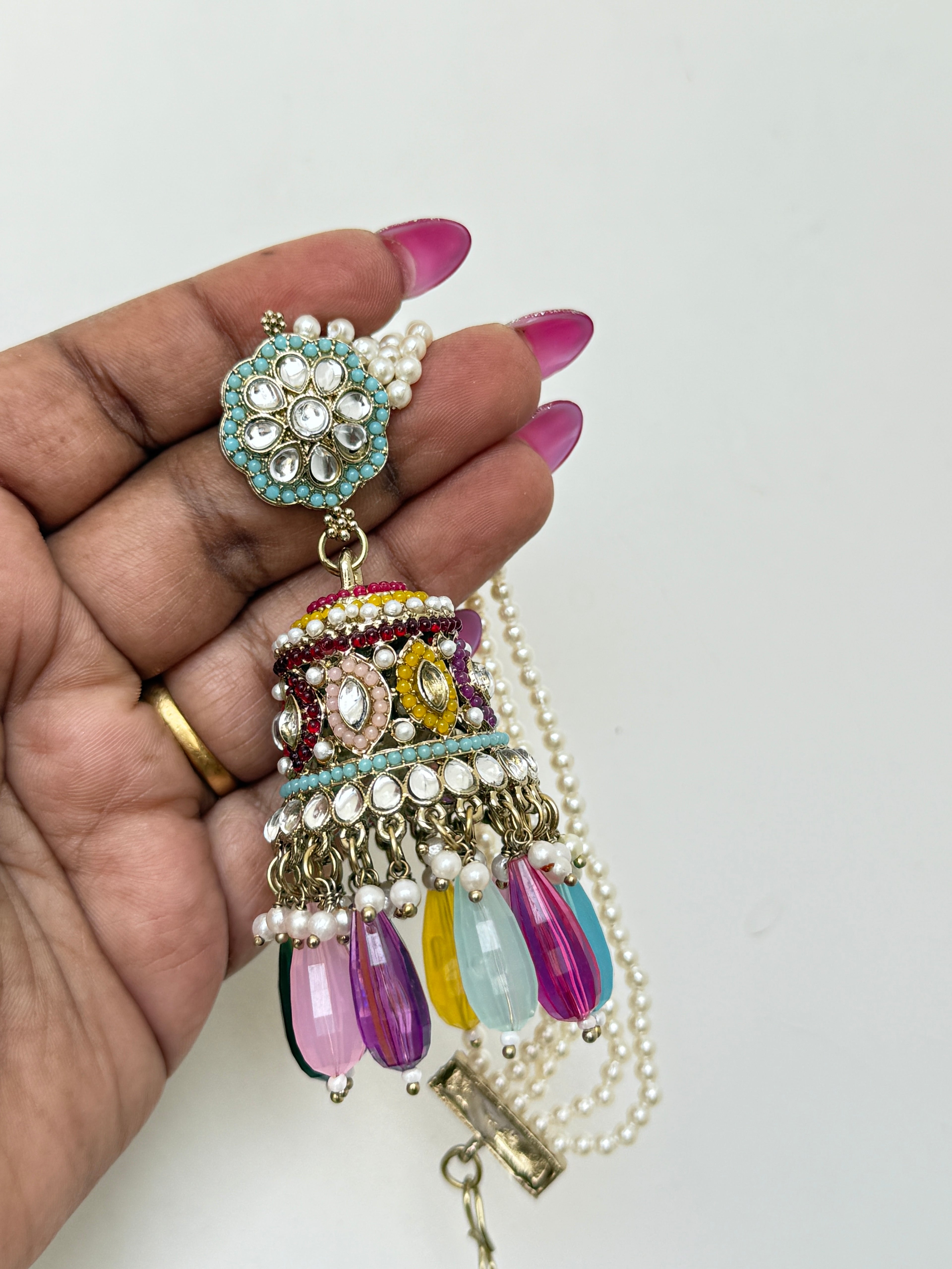 Mn004 multi color big earrings with earchains 
Size: 4-5 inches approximately