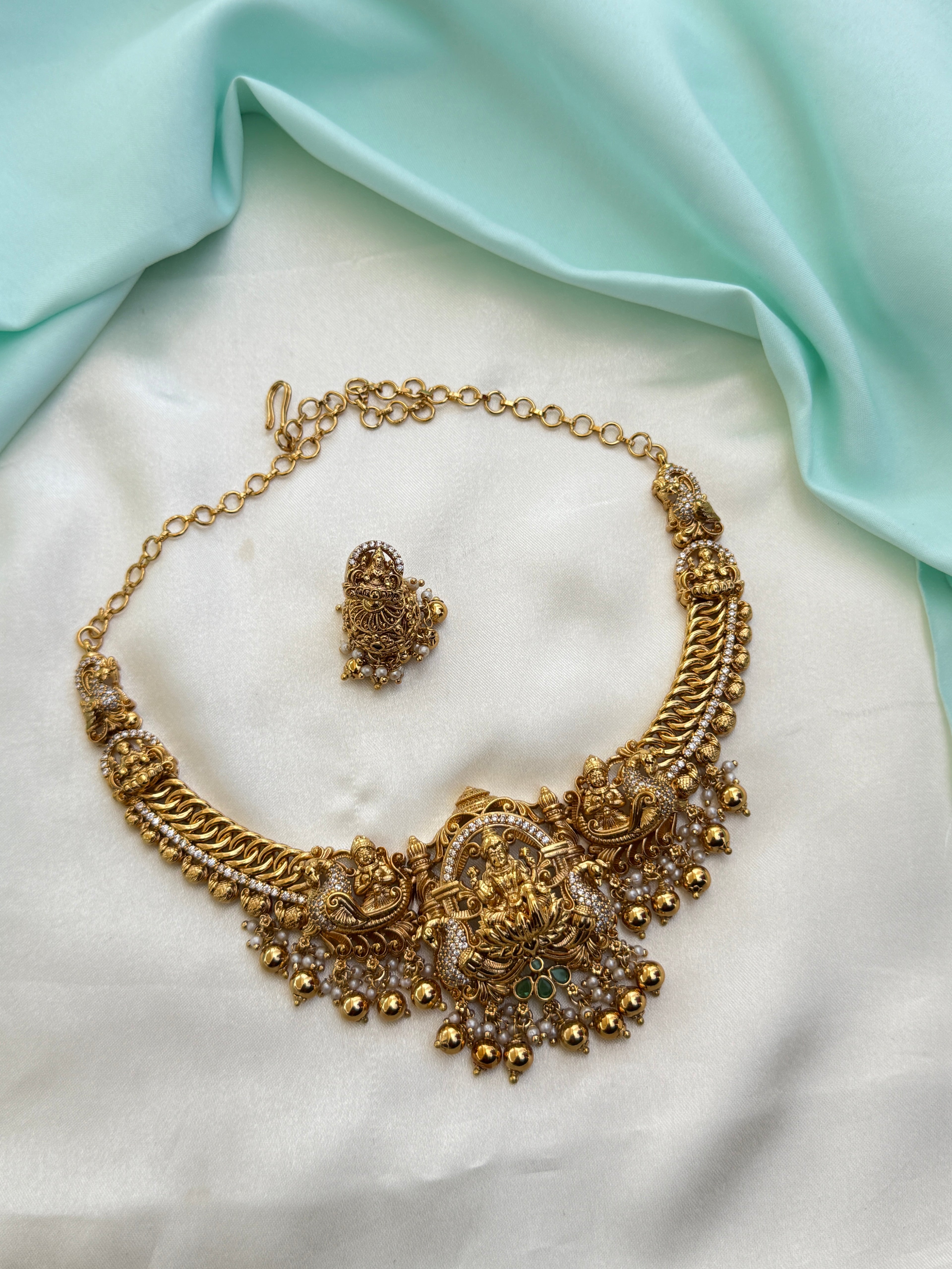 Ns813 nakshi Lakshmidevi kante neckset with gold ball