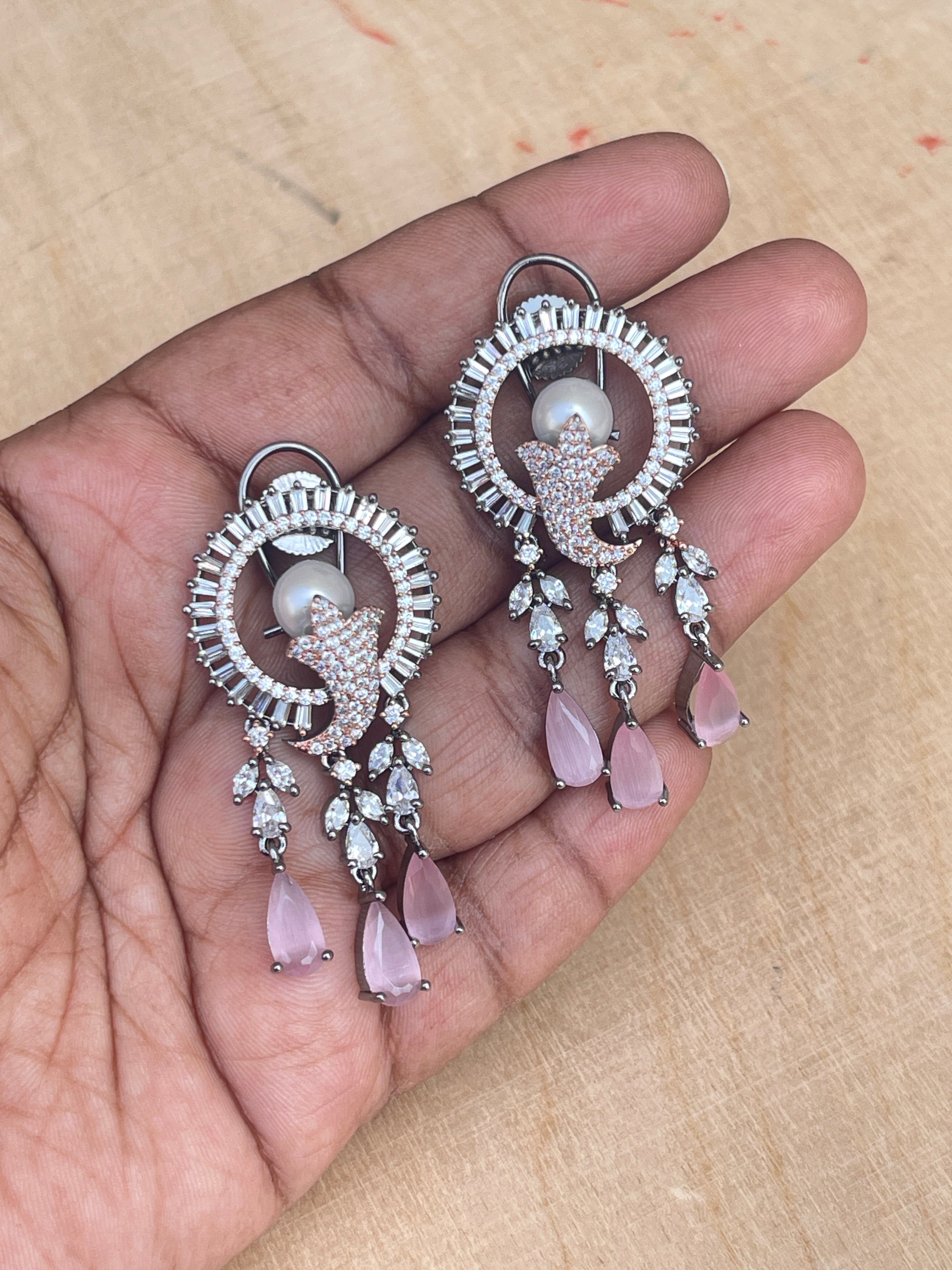 Elephant zircon earrings