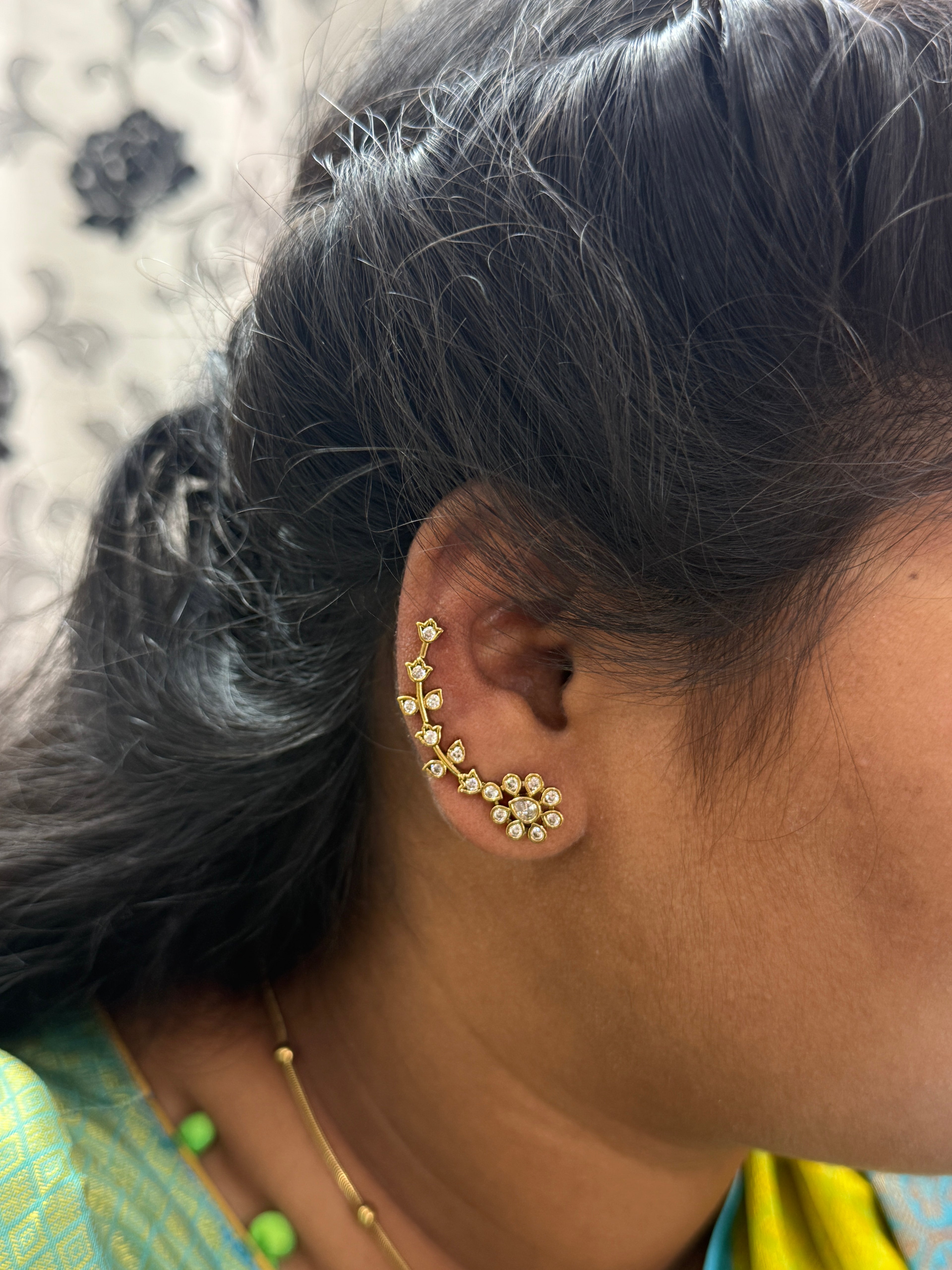 Er237 white stones earcuffs with back support