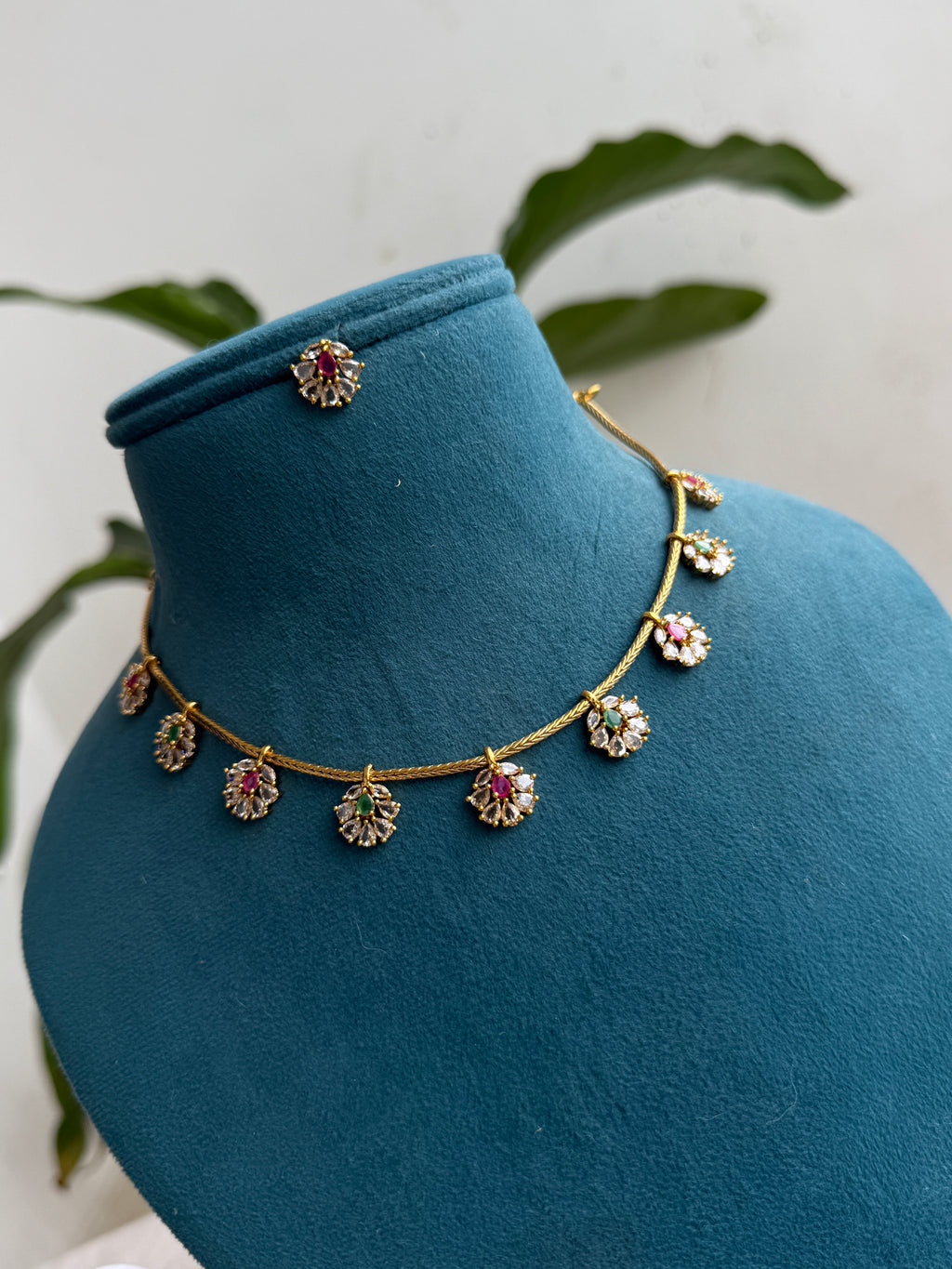 Ns447 cz multi flower neckset