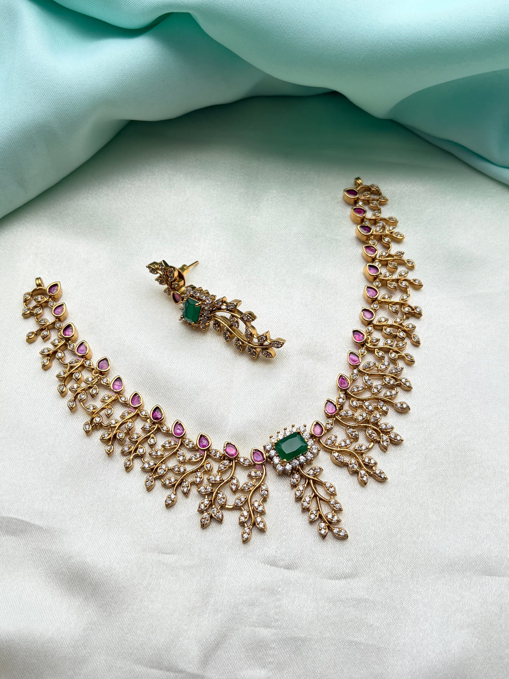 Ns240 leaf multi short neckset with leaf earrings