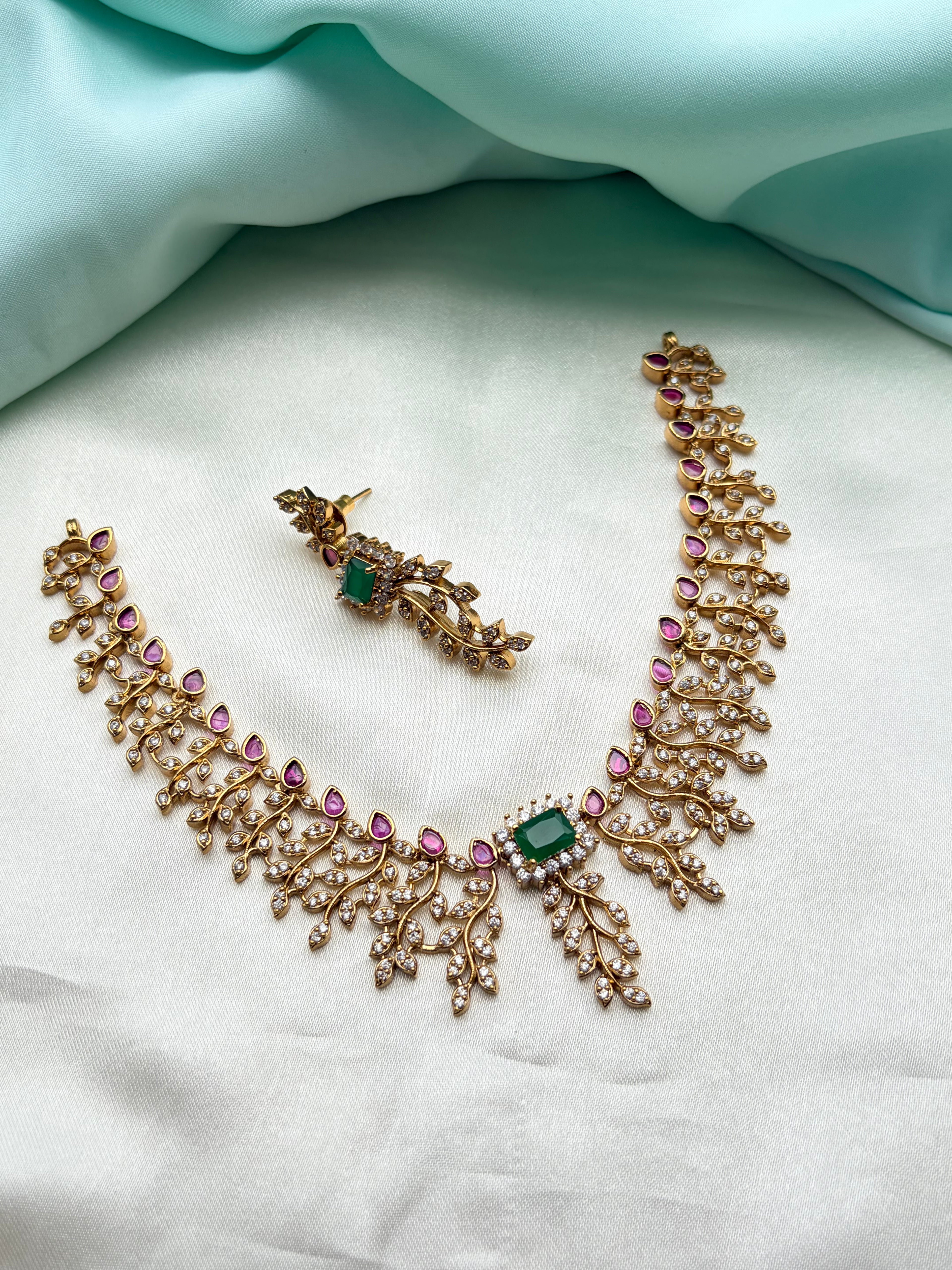 Ns240 leaf multi short neckset with leaf earrings