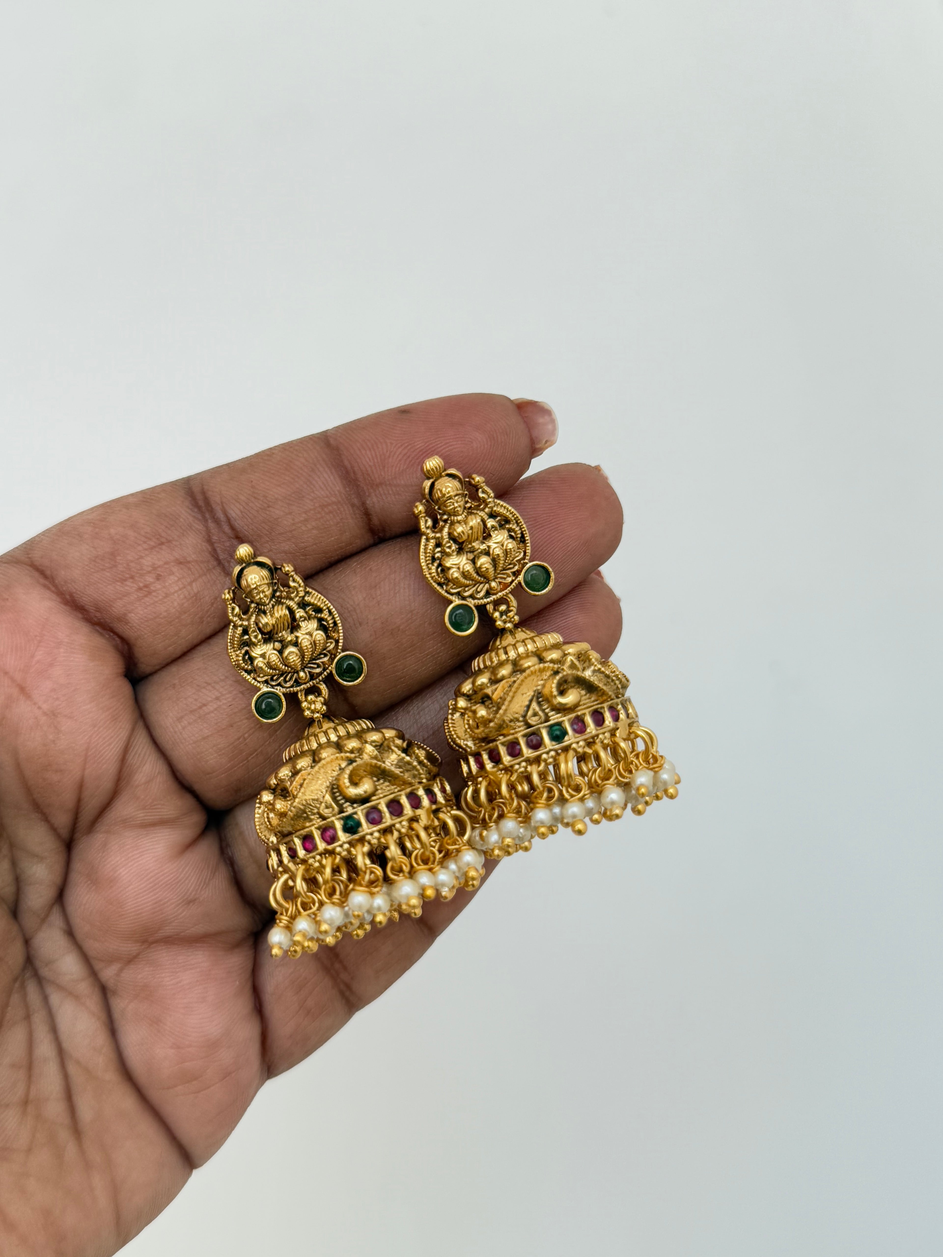 Er2055 lakshmi devi jhumkas