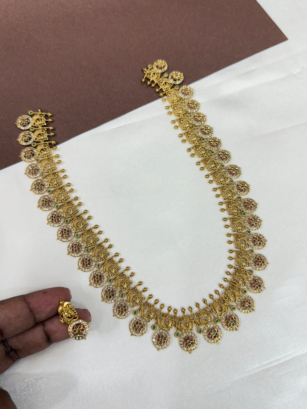 Lh554 peacock bottu mala haram