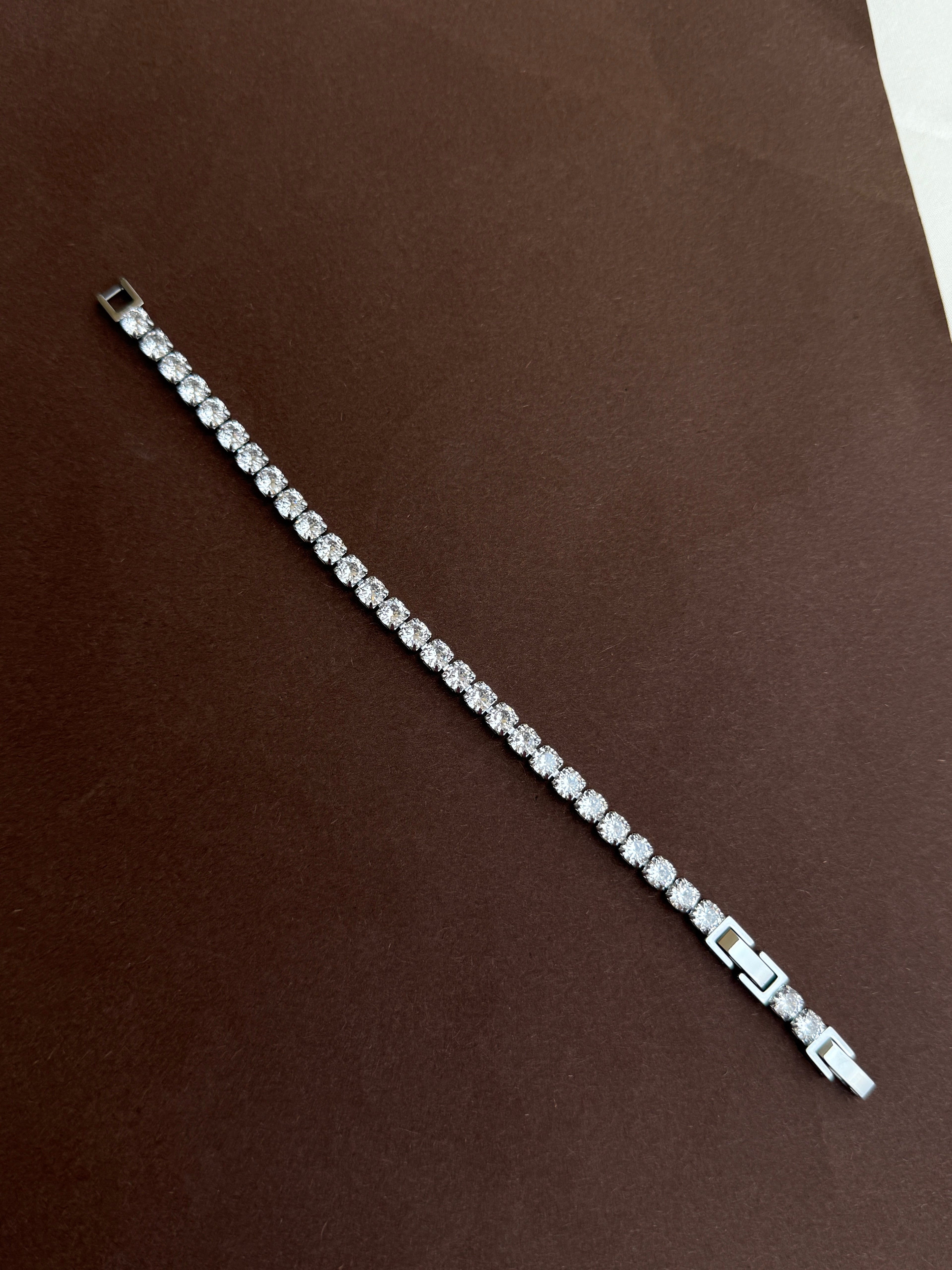 Br538 anti tarnish stones chain bracelet