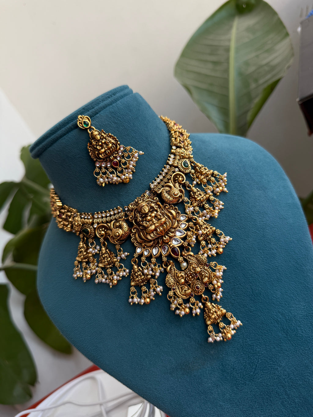 Ns637 Lakshmi devi peacock short neckset