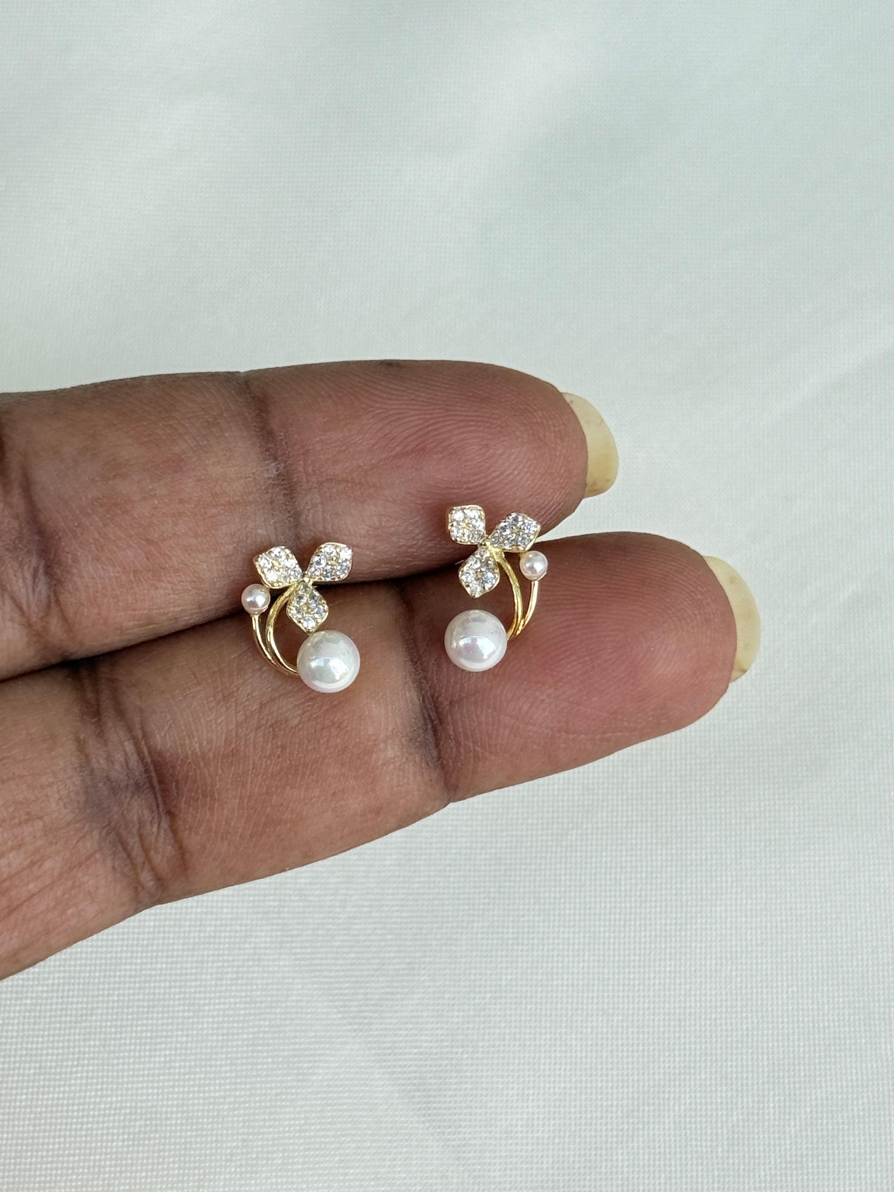 Se018 92.5 silver hallmark flower pearl studs