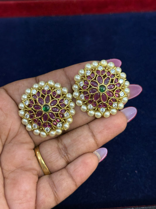 St004 kemp pearl studs