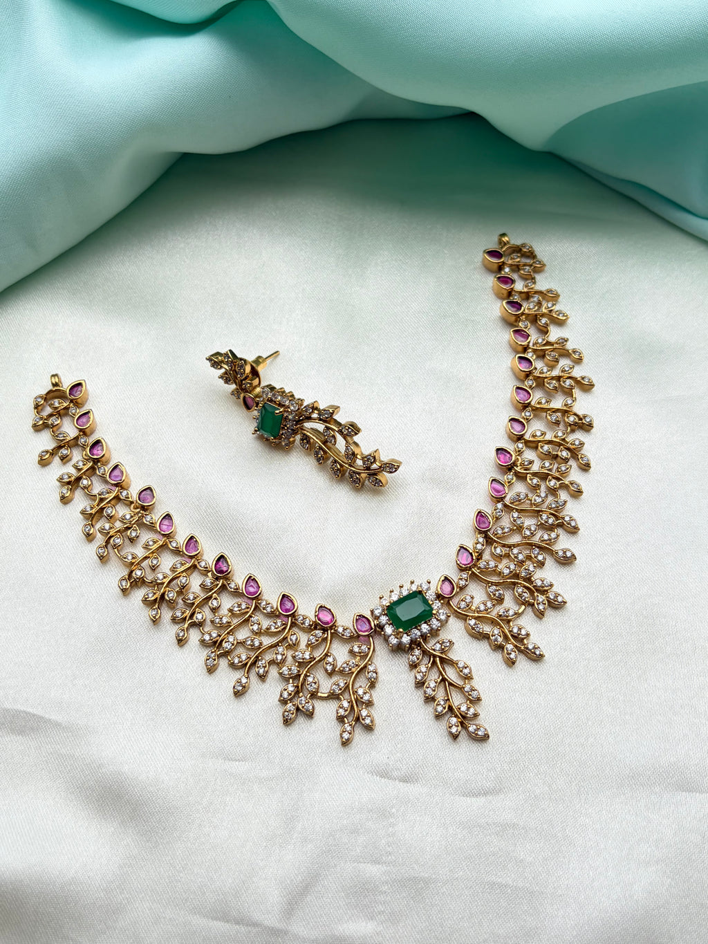 Ns240 leaf multi short neckset with leaf earrings