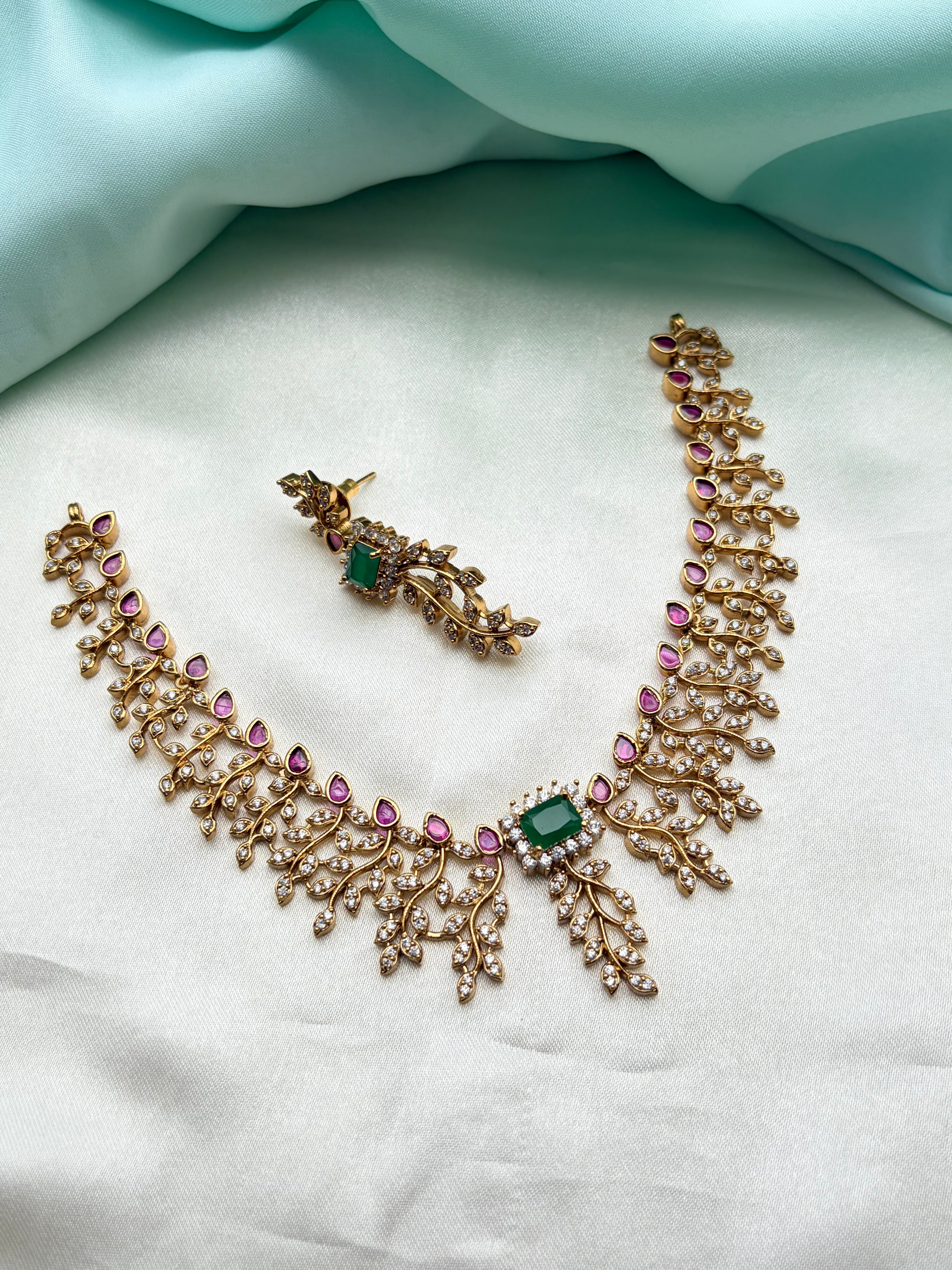 Ns240 leaf multi short neckset with leaf earrings