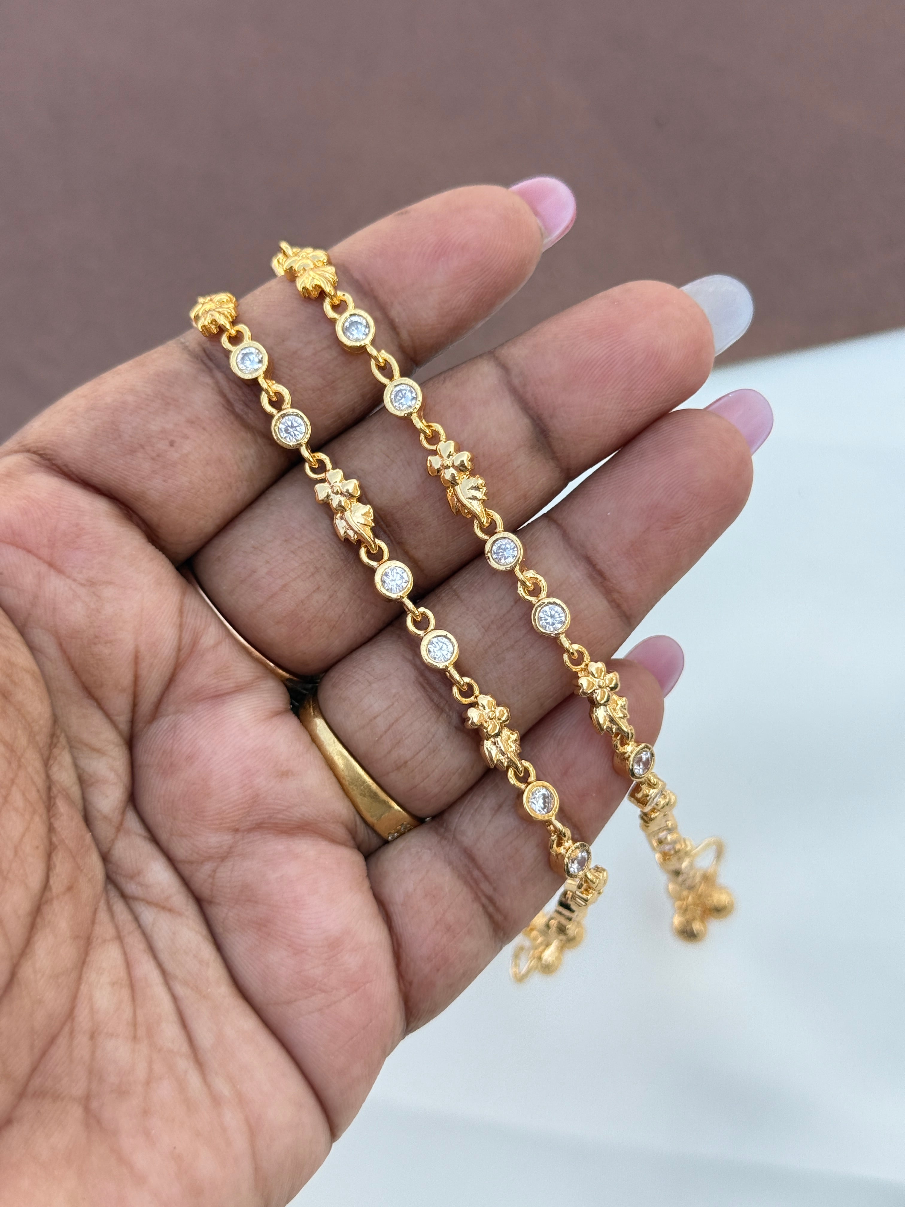 Ak112 panchaloham flower anklets in 9.5 and 10.5 sizes