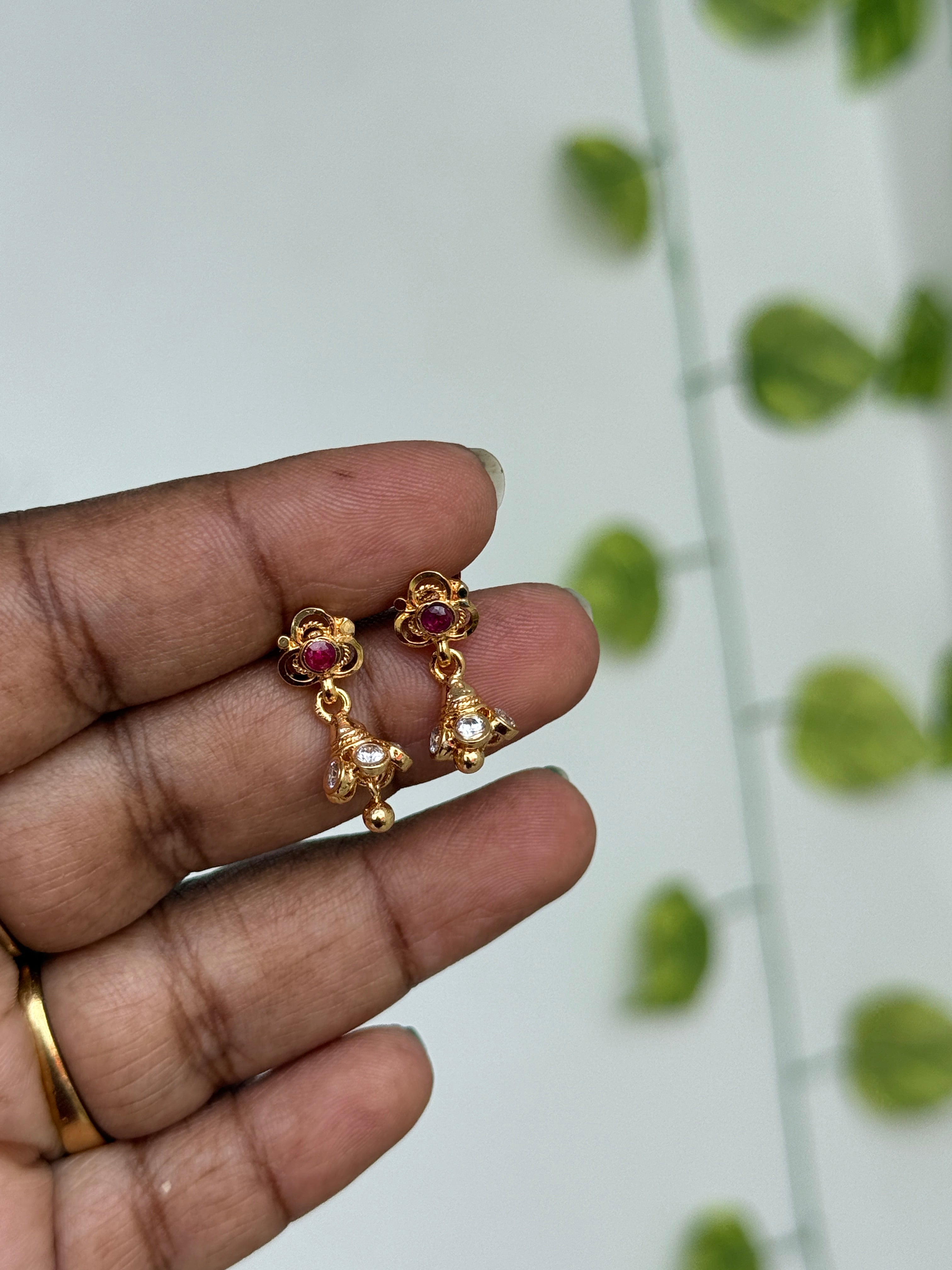 Ph593 Panchaloham stones small butta back screw earrings