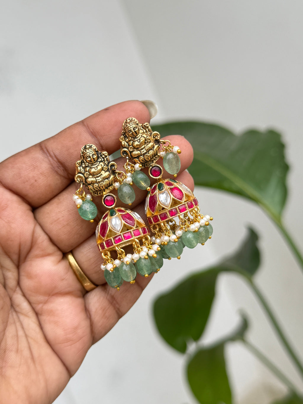 Er127 Lakshmi Devi jadau Kundan butta Earrings