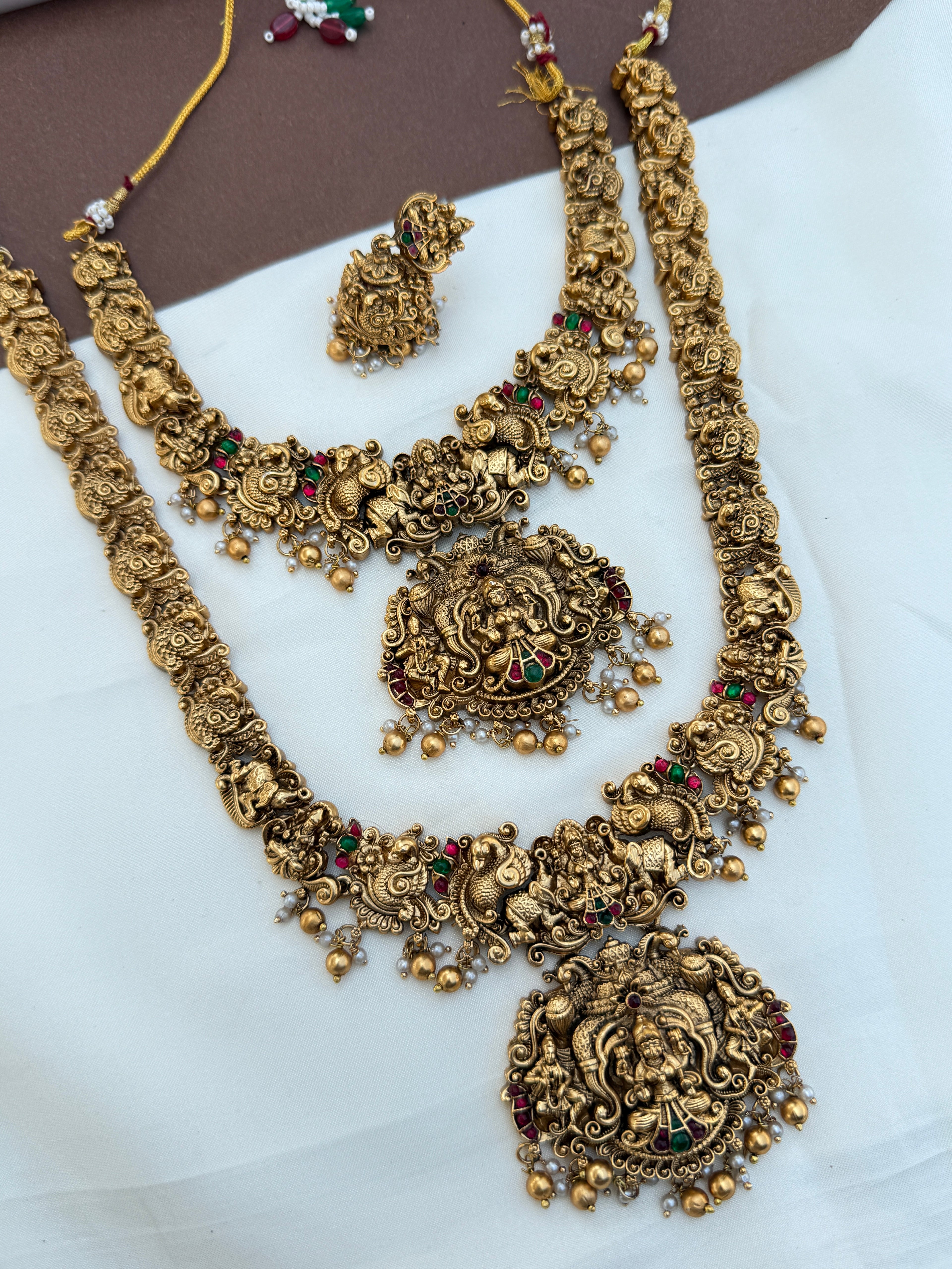 Bs240 peacock elephants bridal set