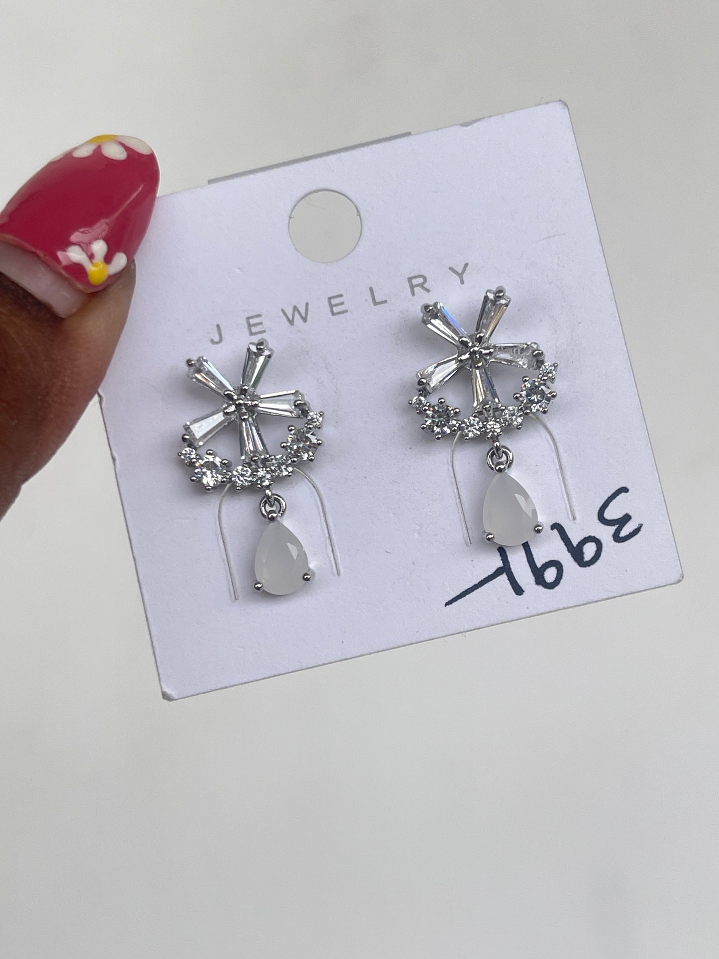 Silver earrings Color won't fade