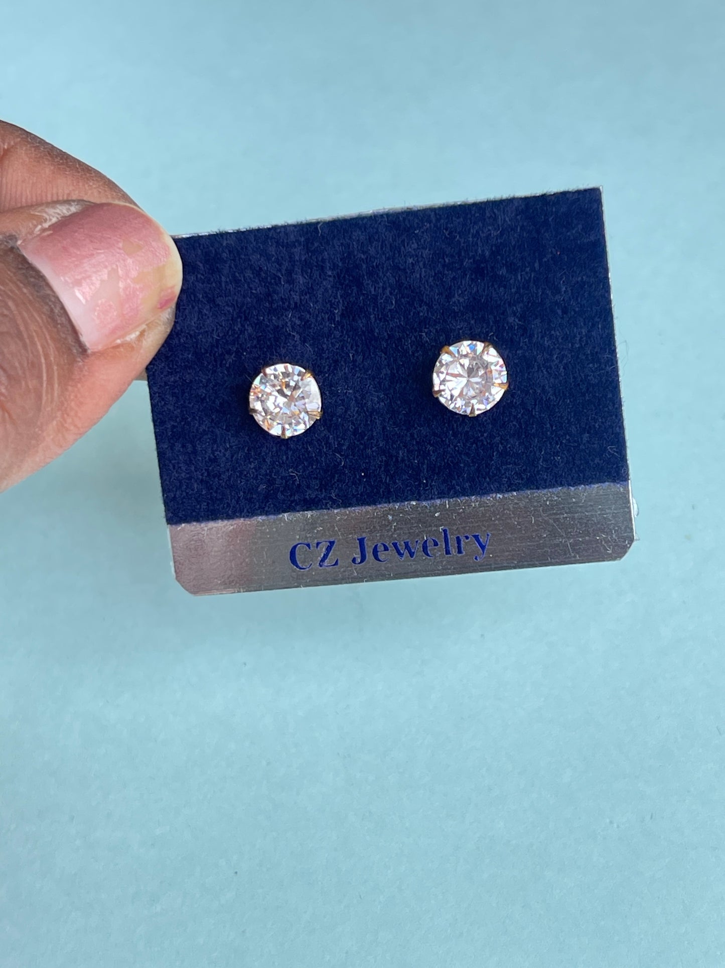 Single stone white stud