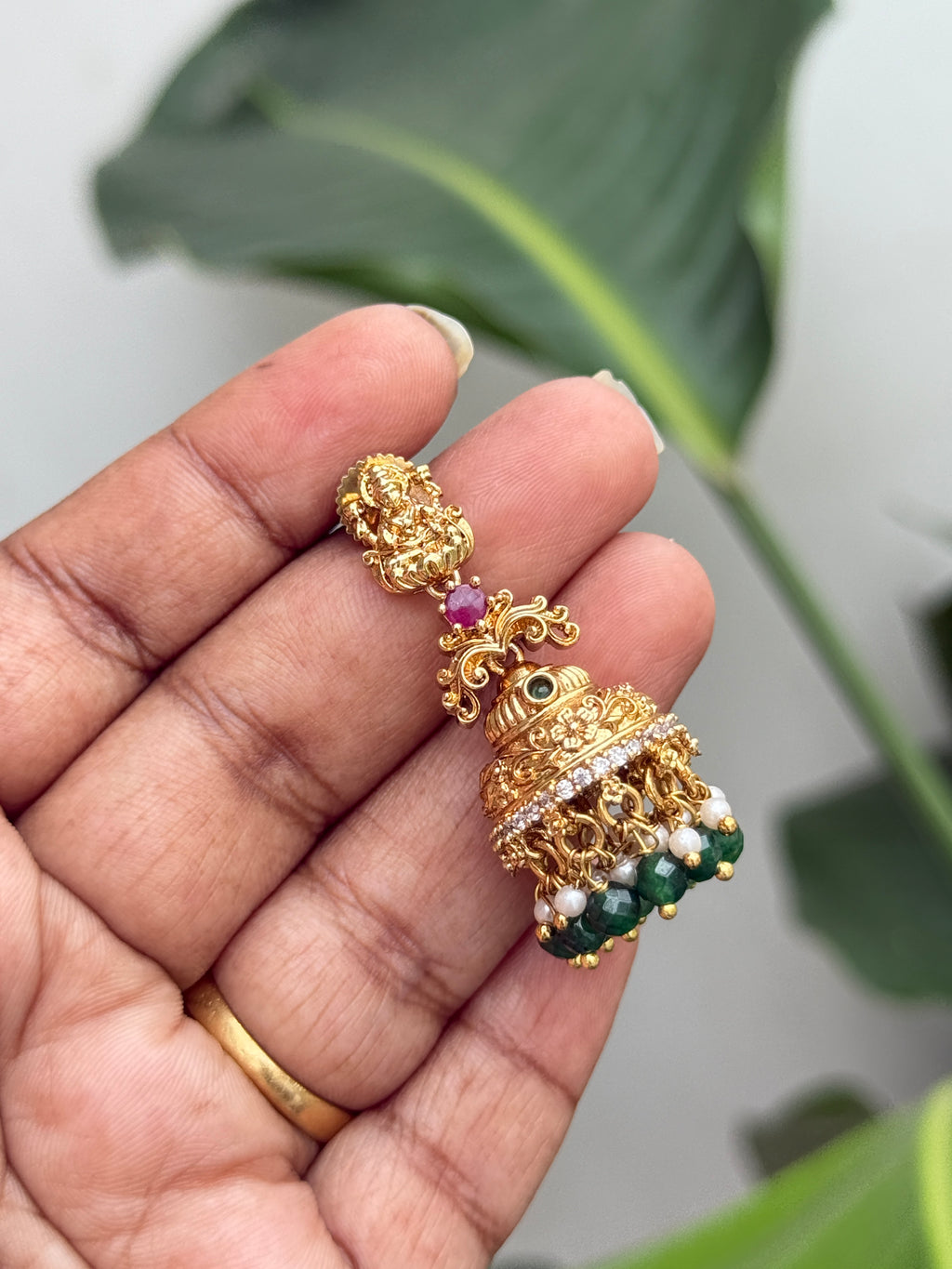 Er72 Lakshmi Devi emerald butta Earrings