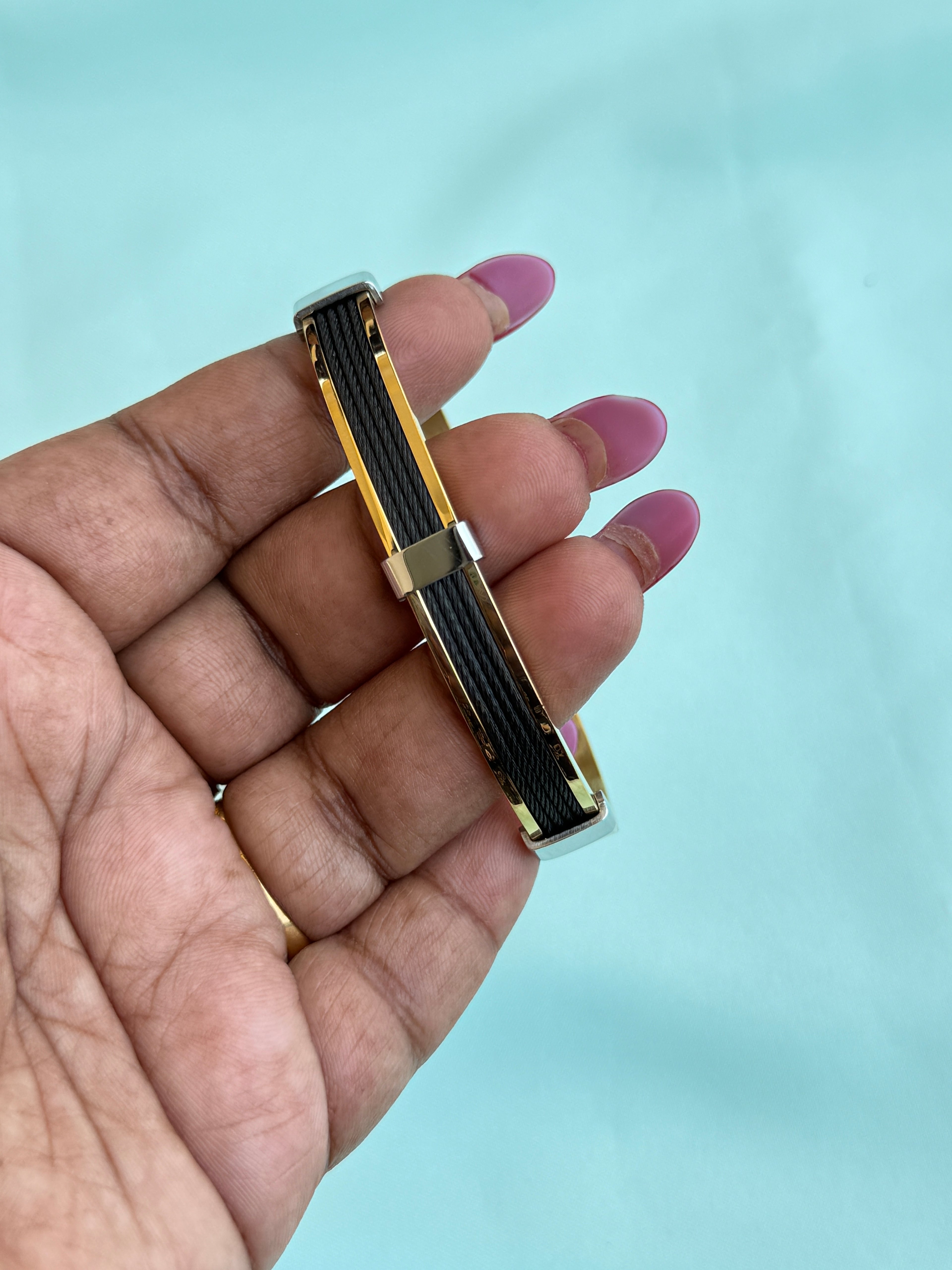 Mn022 openable anti tarnish black and gold kada bracelet suits for 2.6 to 2.8 size