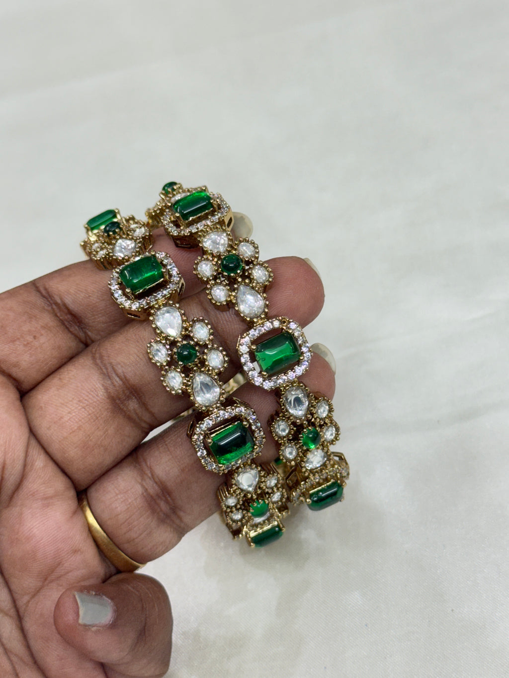 Sb118 green victorian bangles