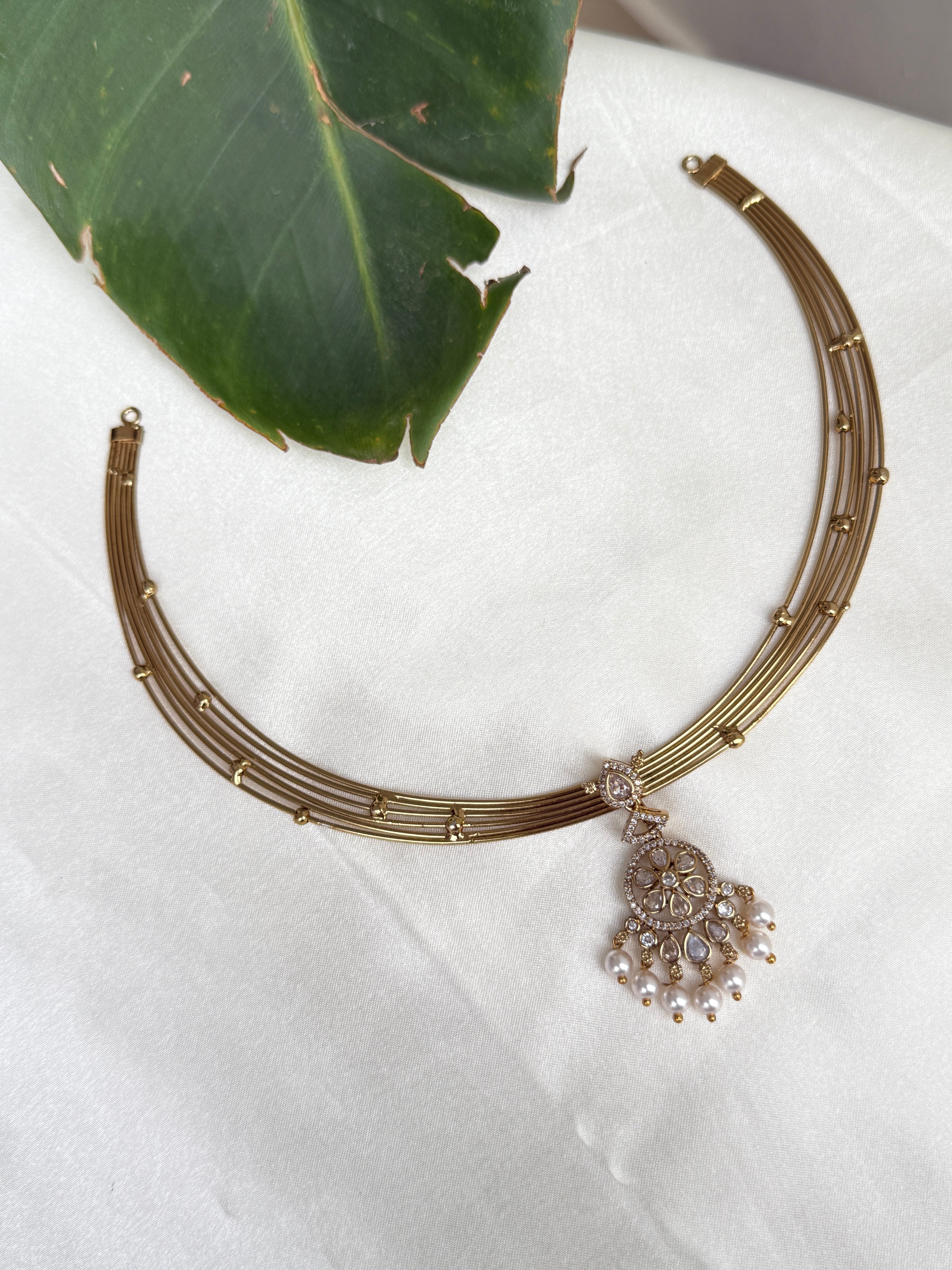 Kt008 Italian kante with Pearl pendant