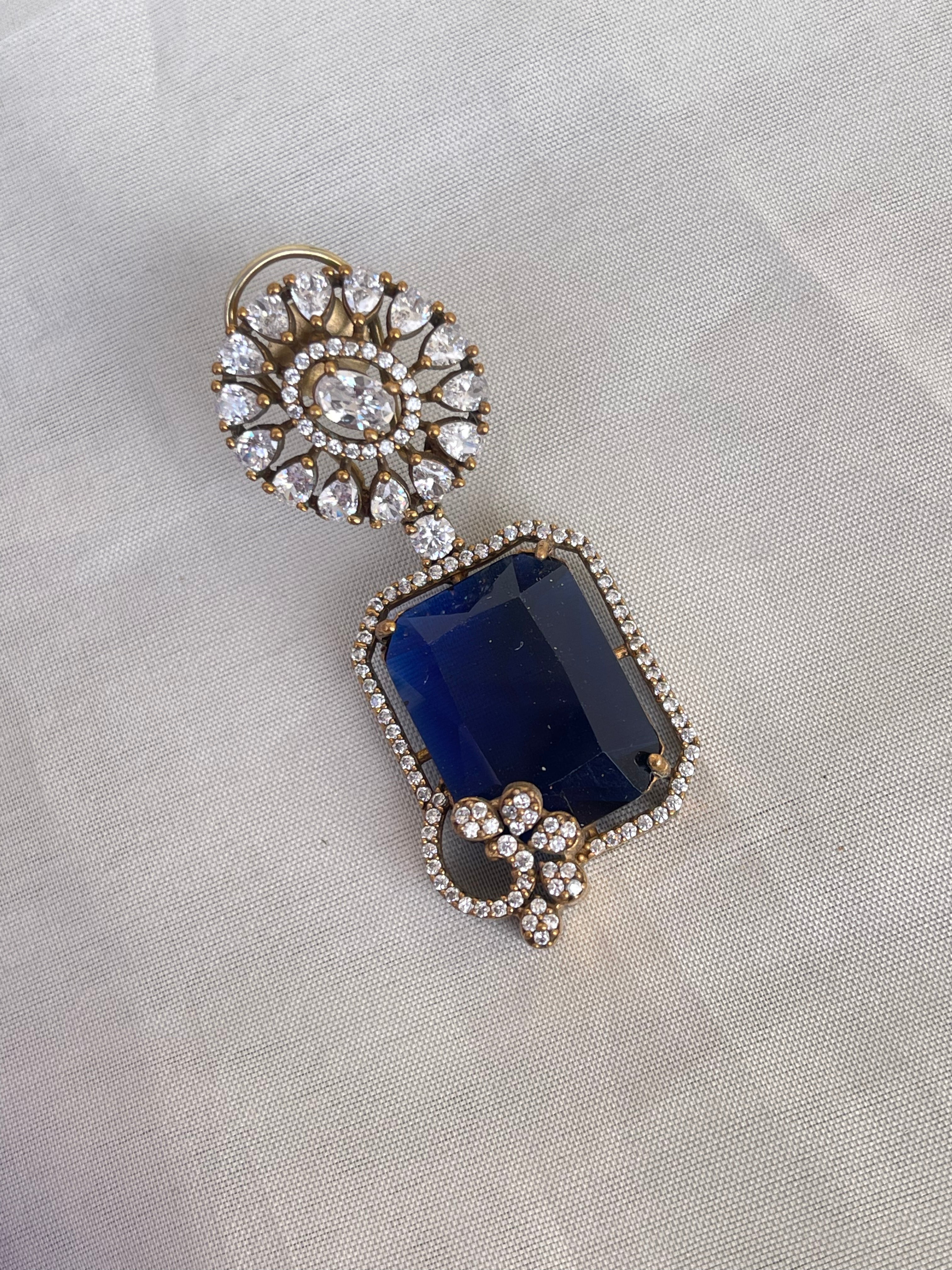 Western Diamond Finish blue earrings sen11