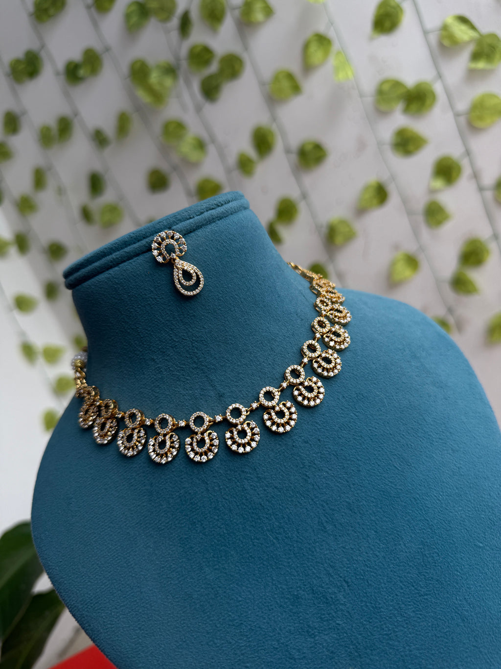 Diamond finish short neckset with earrings ns228