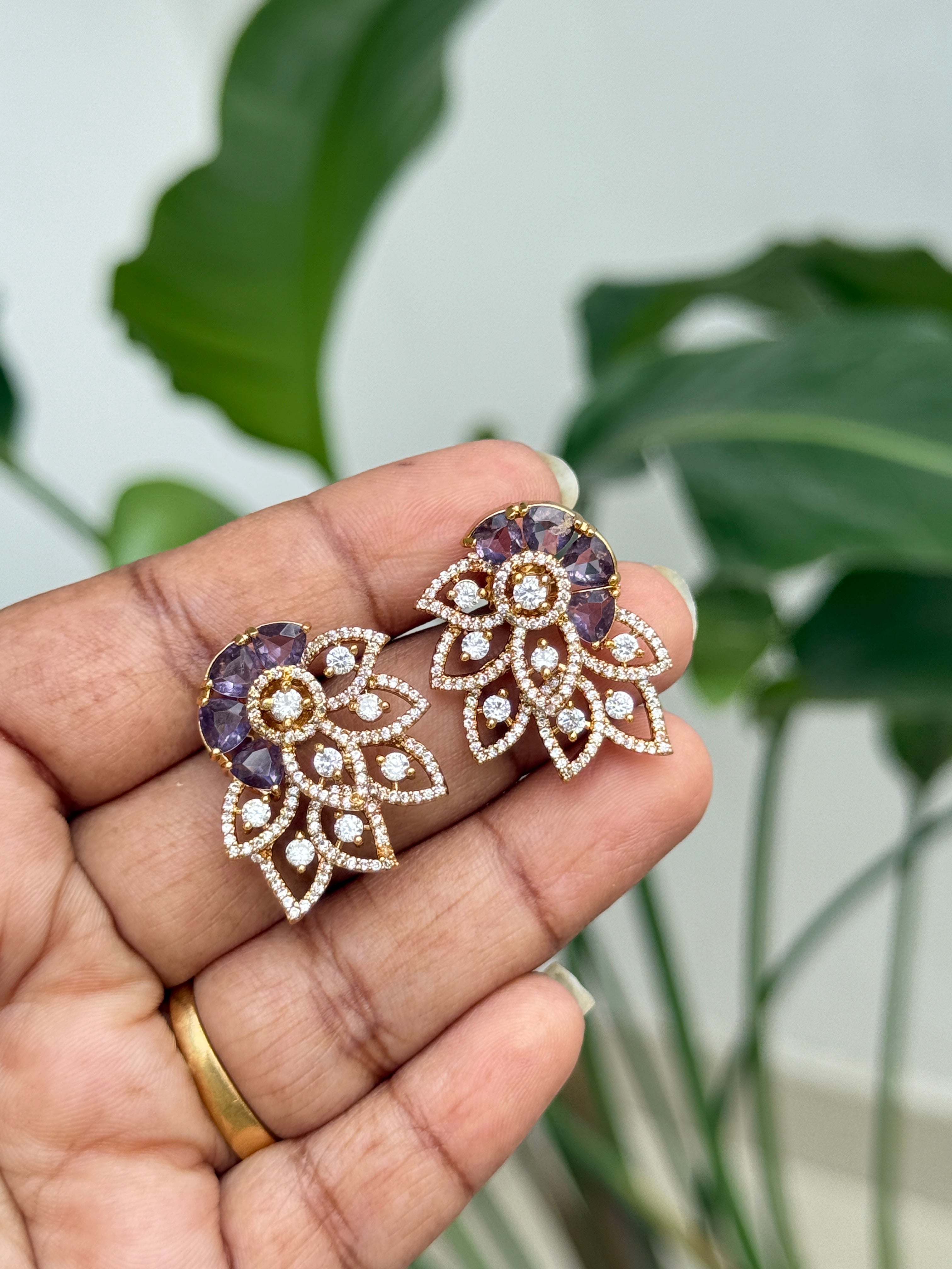 Er106 purple flower studs