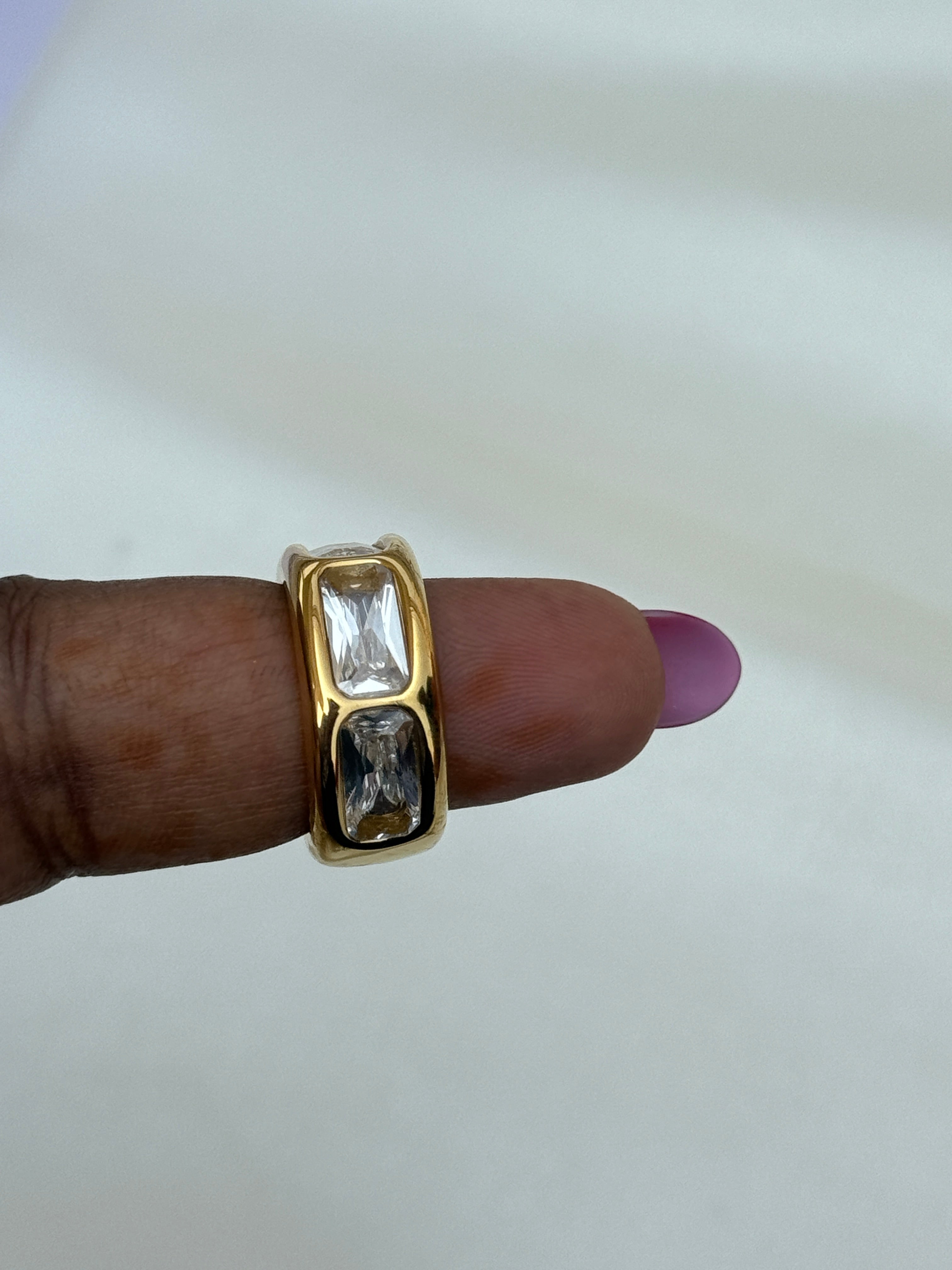 Rg044  anti tarnish 3 stones finger ring