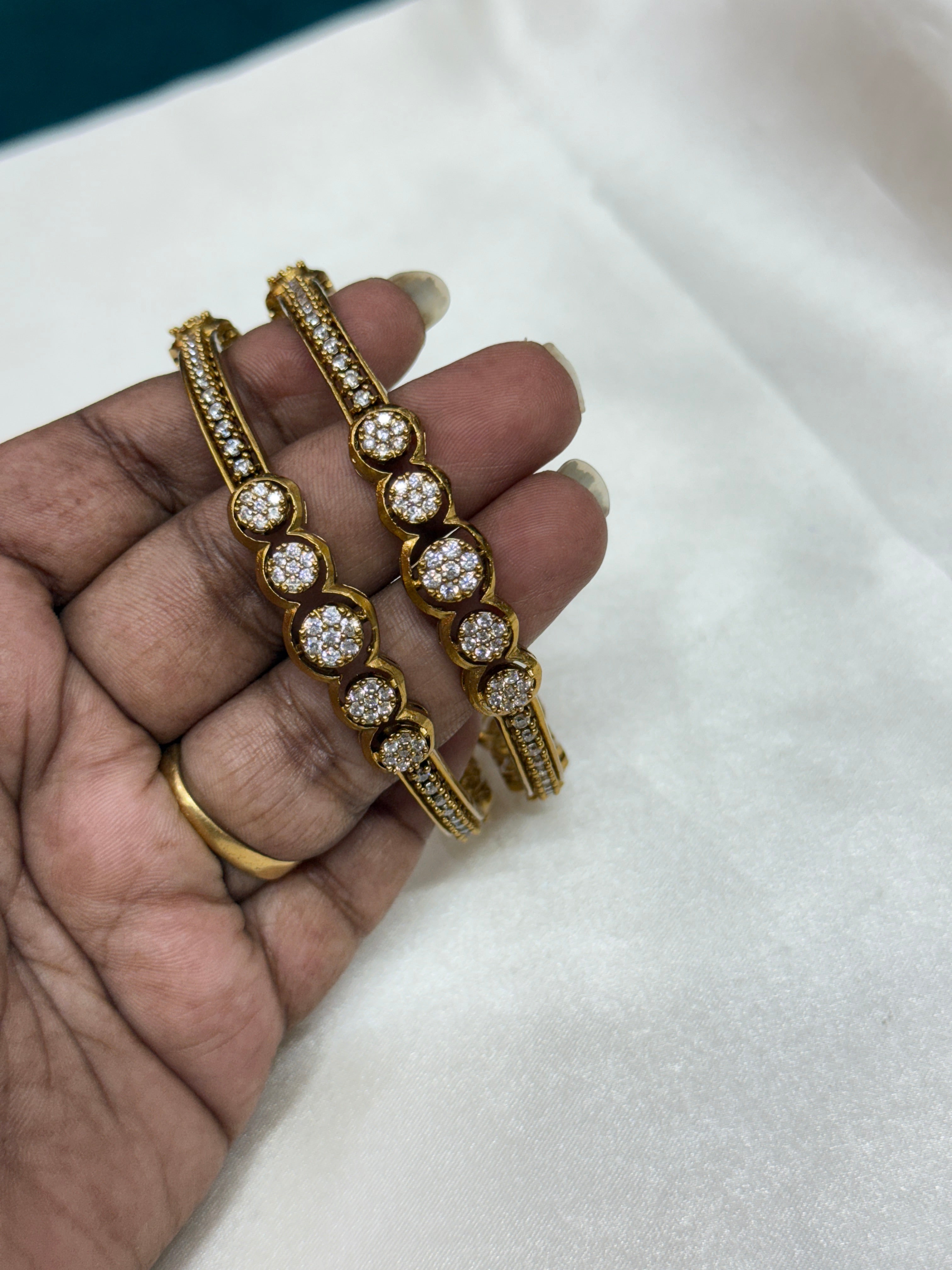 Sb123 Mehandi finish stone bangles