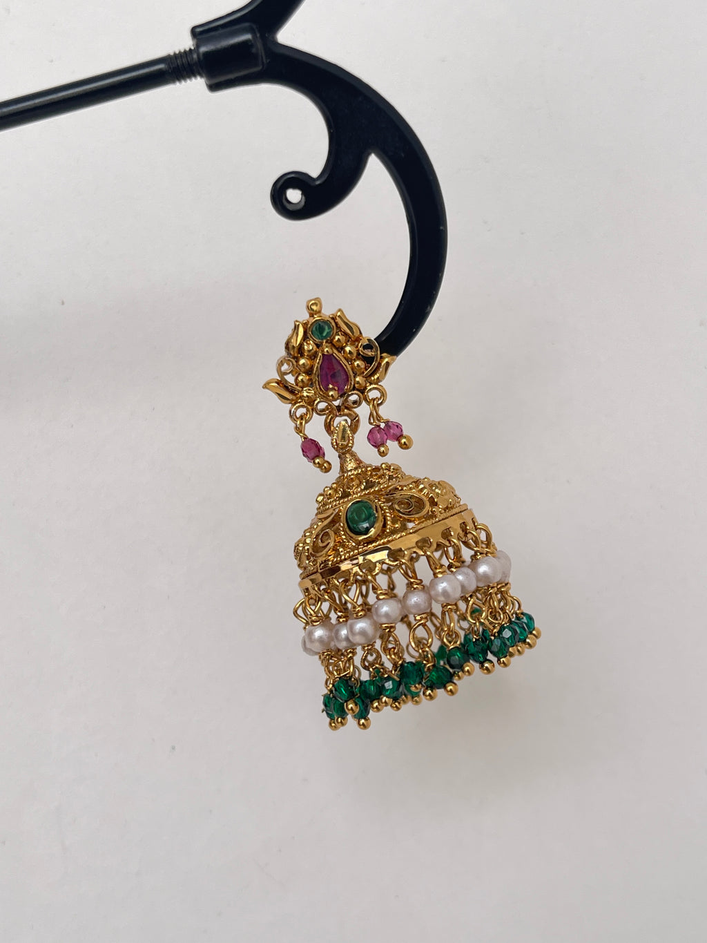 Green pearl butta earrings