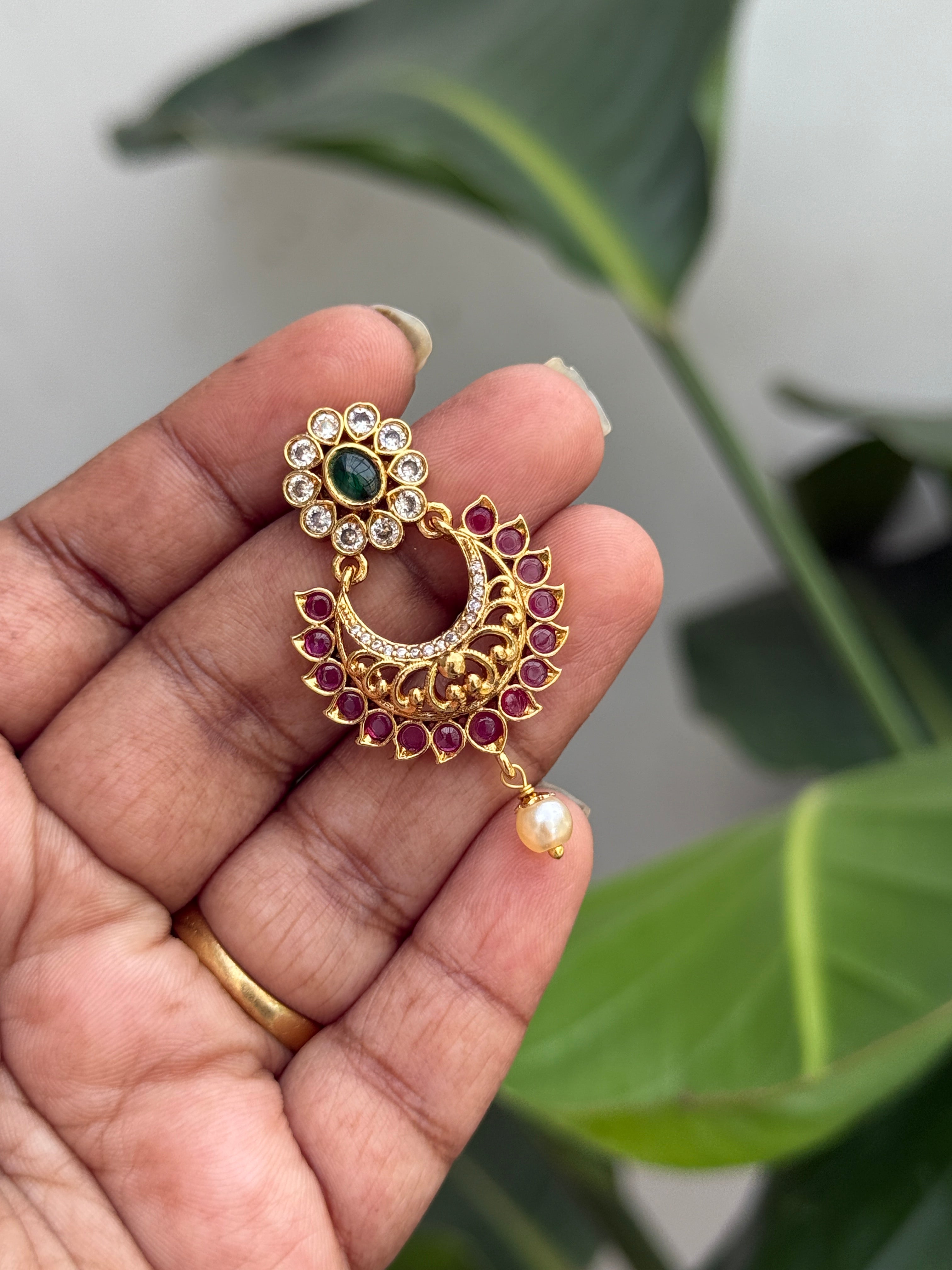 Er78 kemp small chandbali earrings