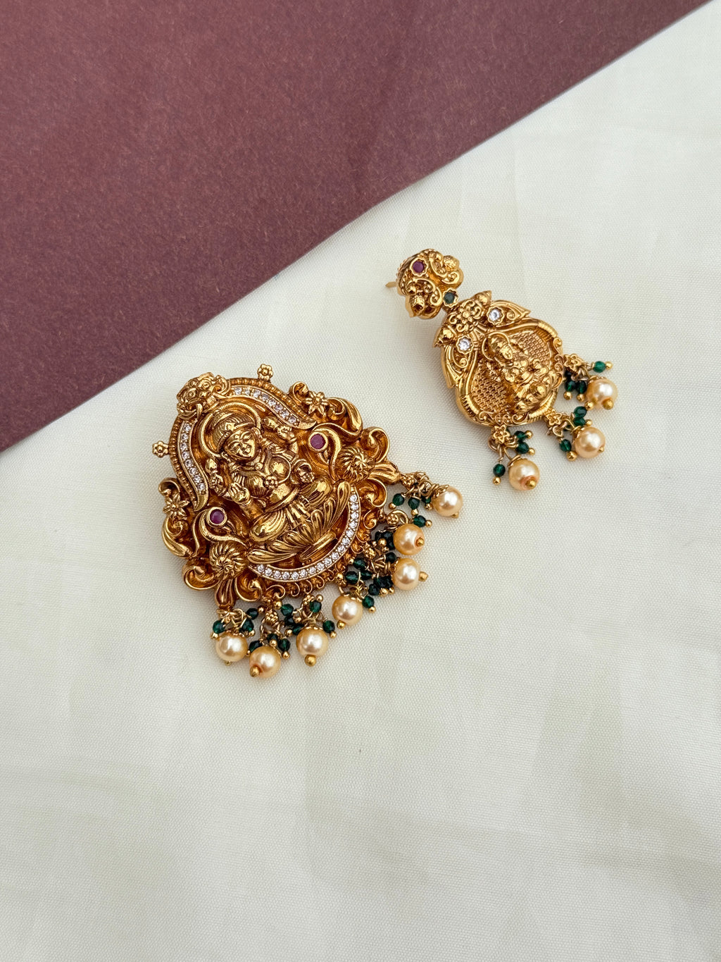 L004 nakshi lakshmi devi locket with earrings