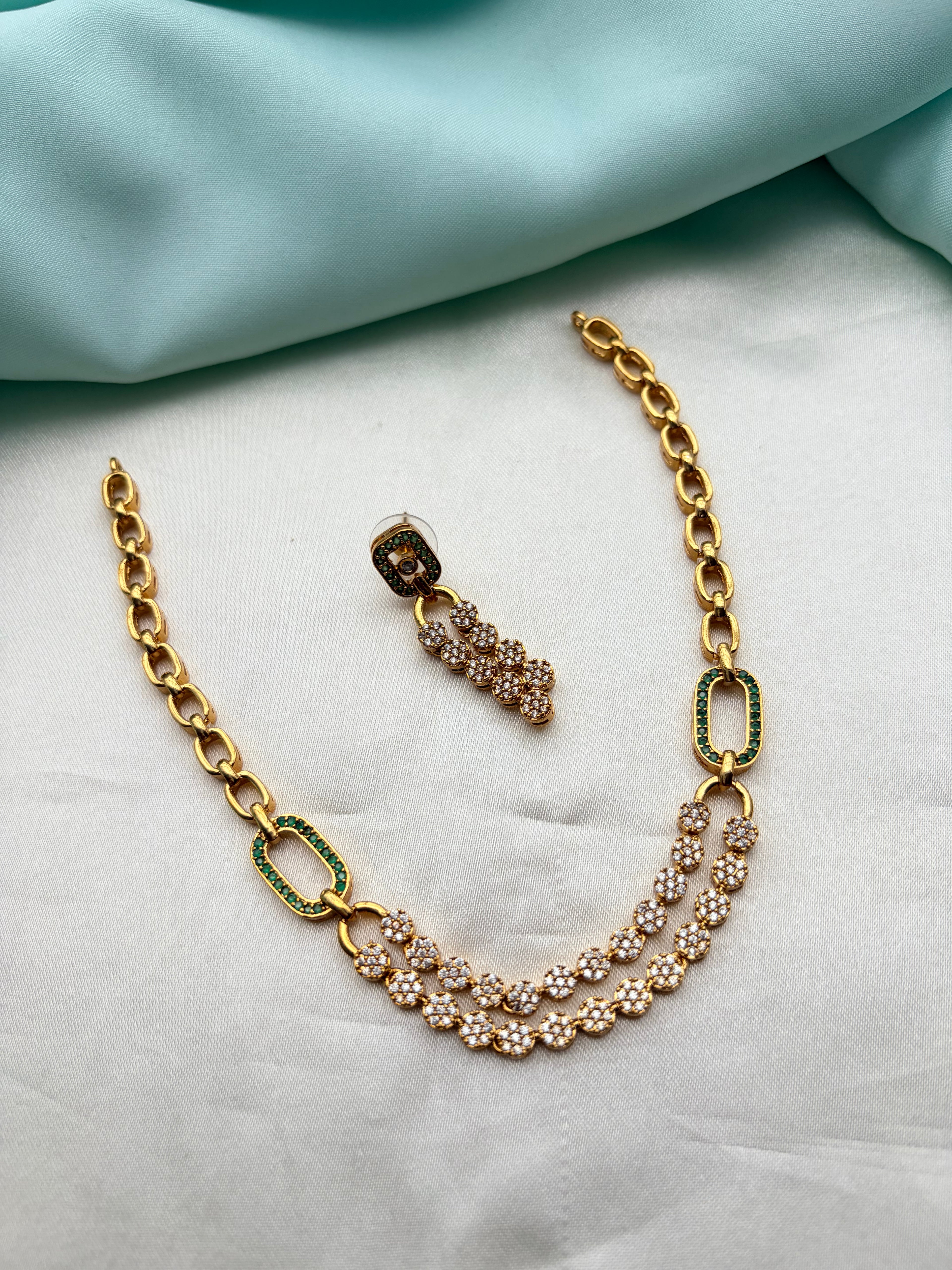 Diamond replica small flowers green stones short neckset with earrings ns933
