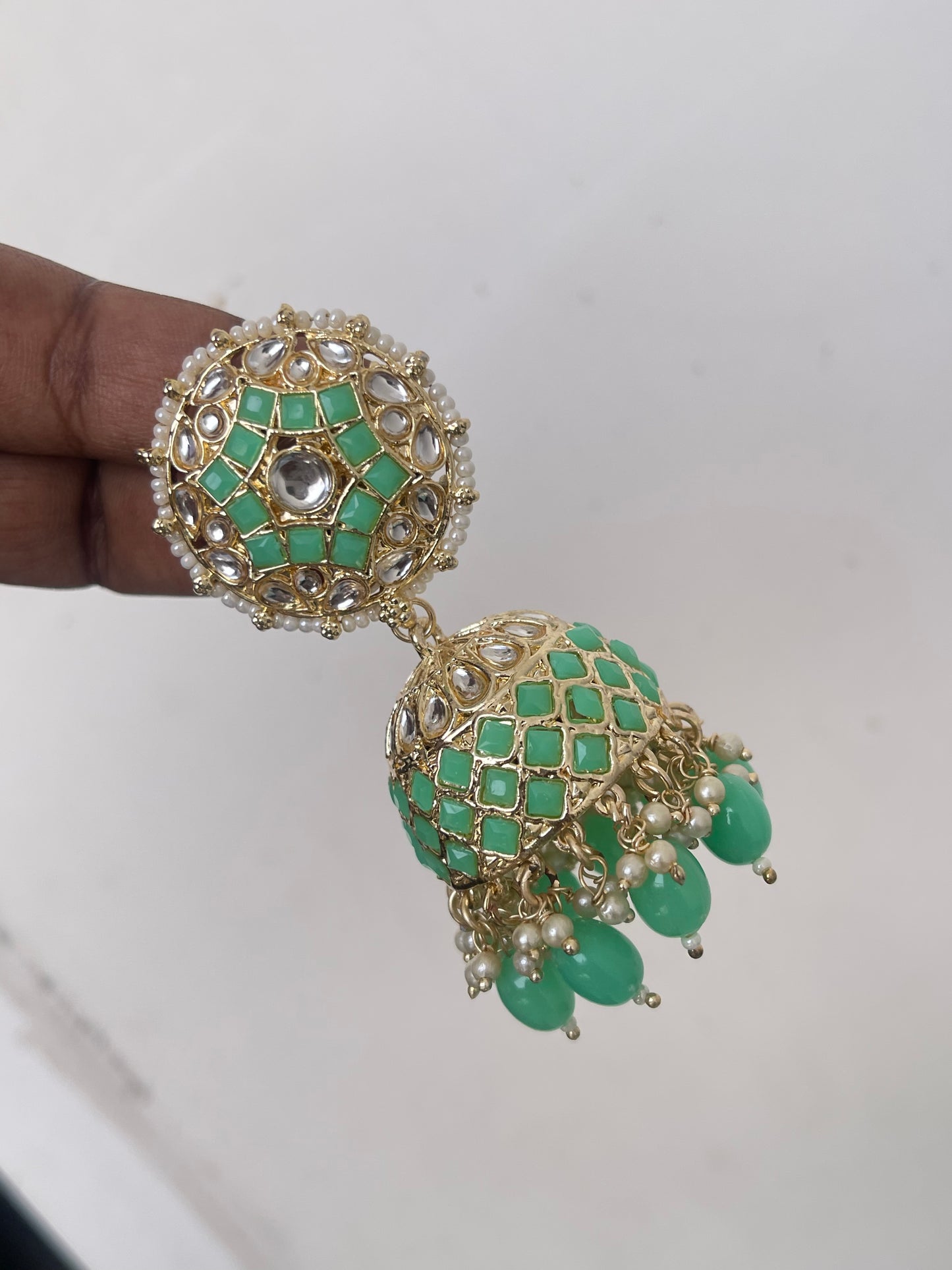 Round Kundan butta Earrings