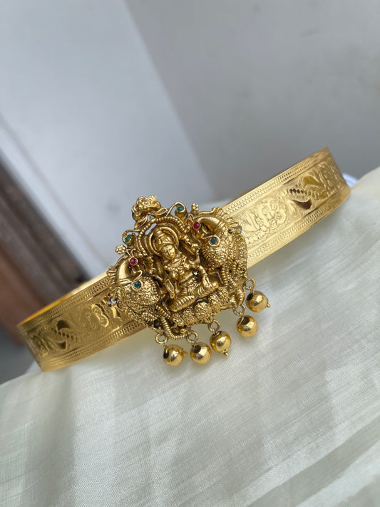 Lakshmi Devi pendant with textured hipbelt for kids