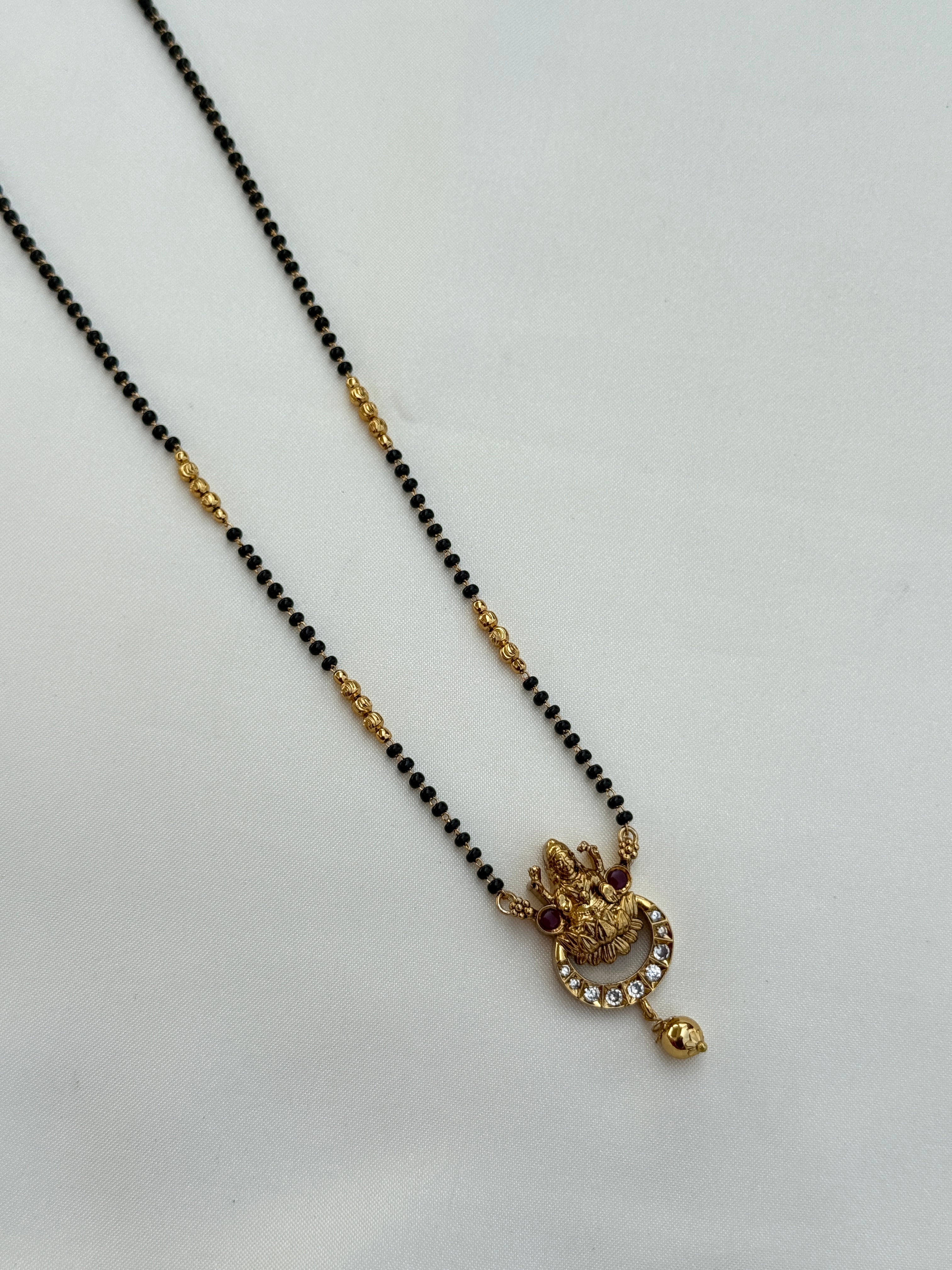 Bb024 single line lakshmi Devi blackbeads
