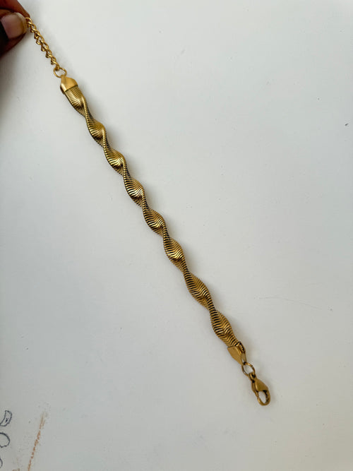 BR005 anti tarnish bracelet
