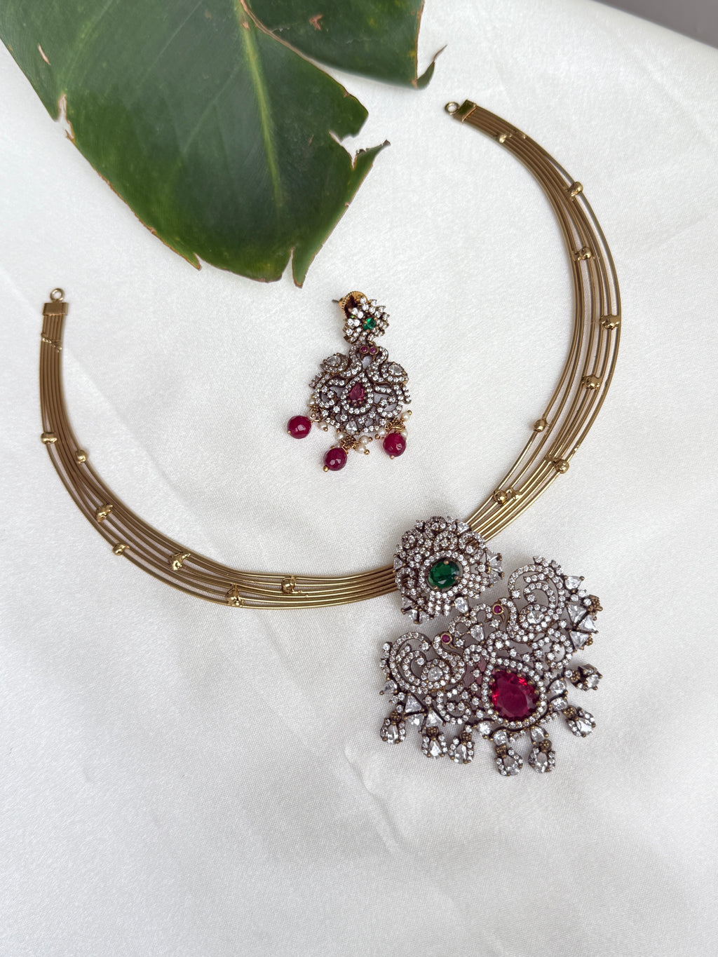 Kt006 Italian kante with victorian pendant and earrings