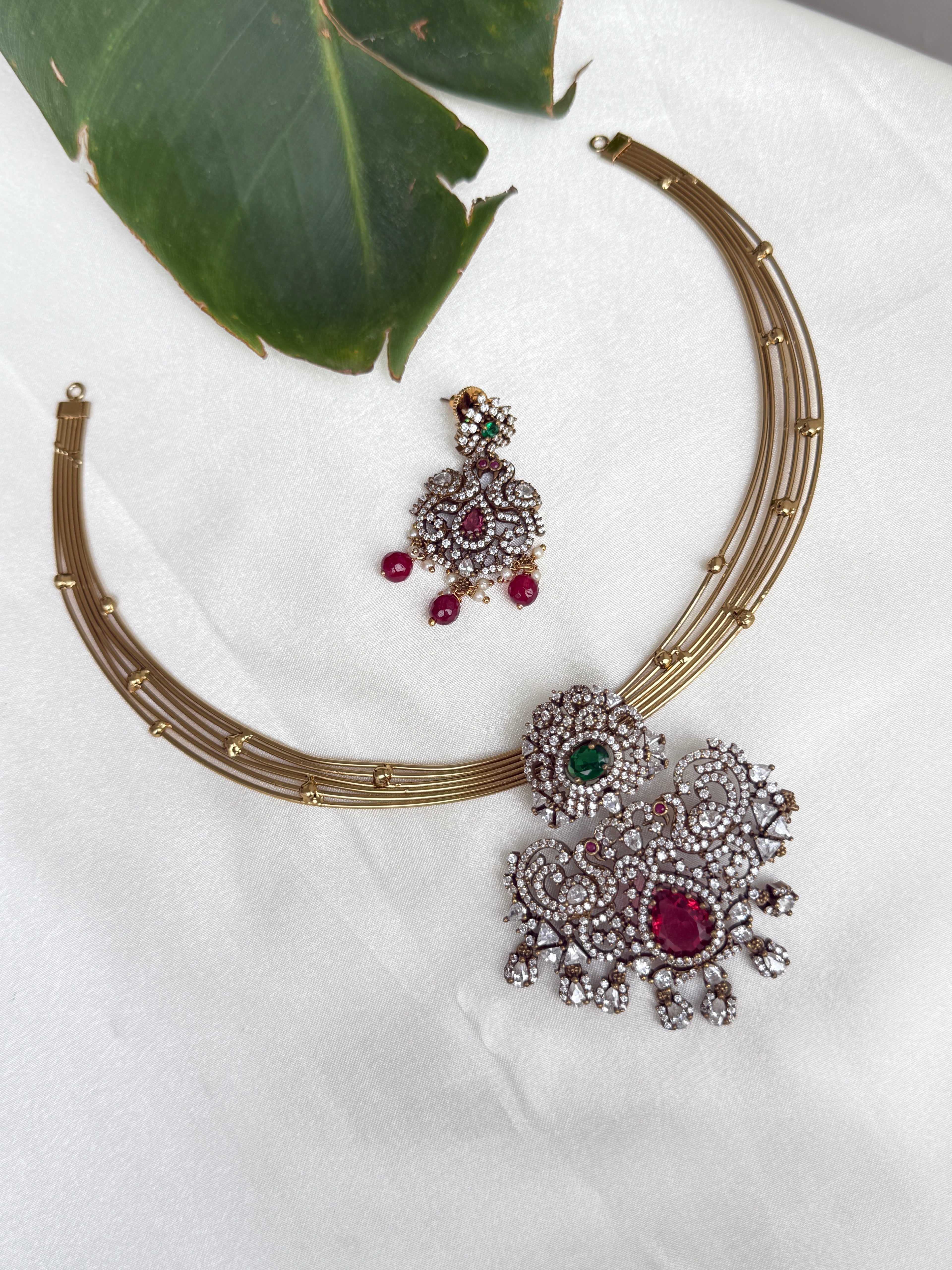 Kt006 Italian kante with victorian pendant and earrings