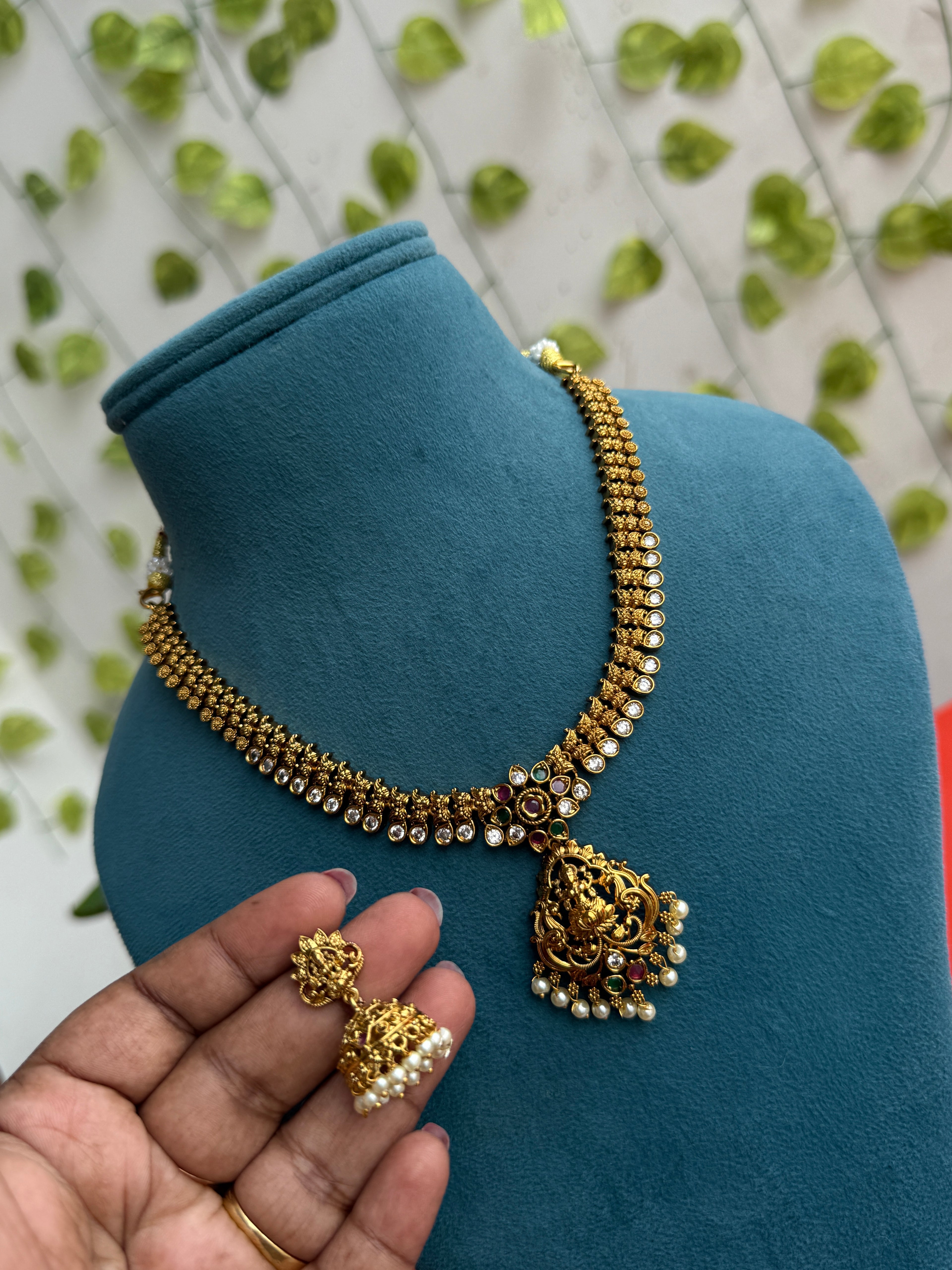 Ns918 multi Lakshmi devi pendant short neckset with earrings