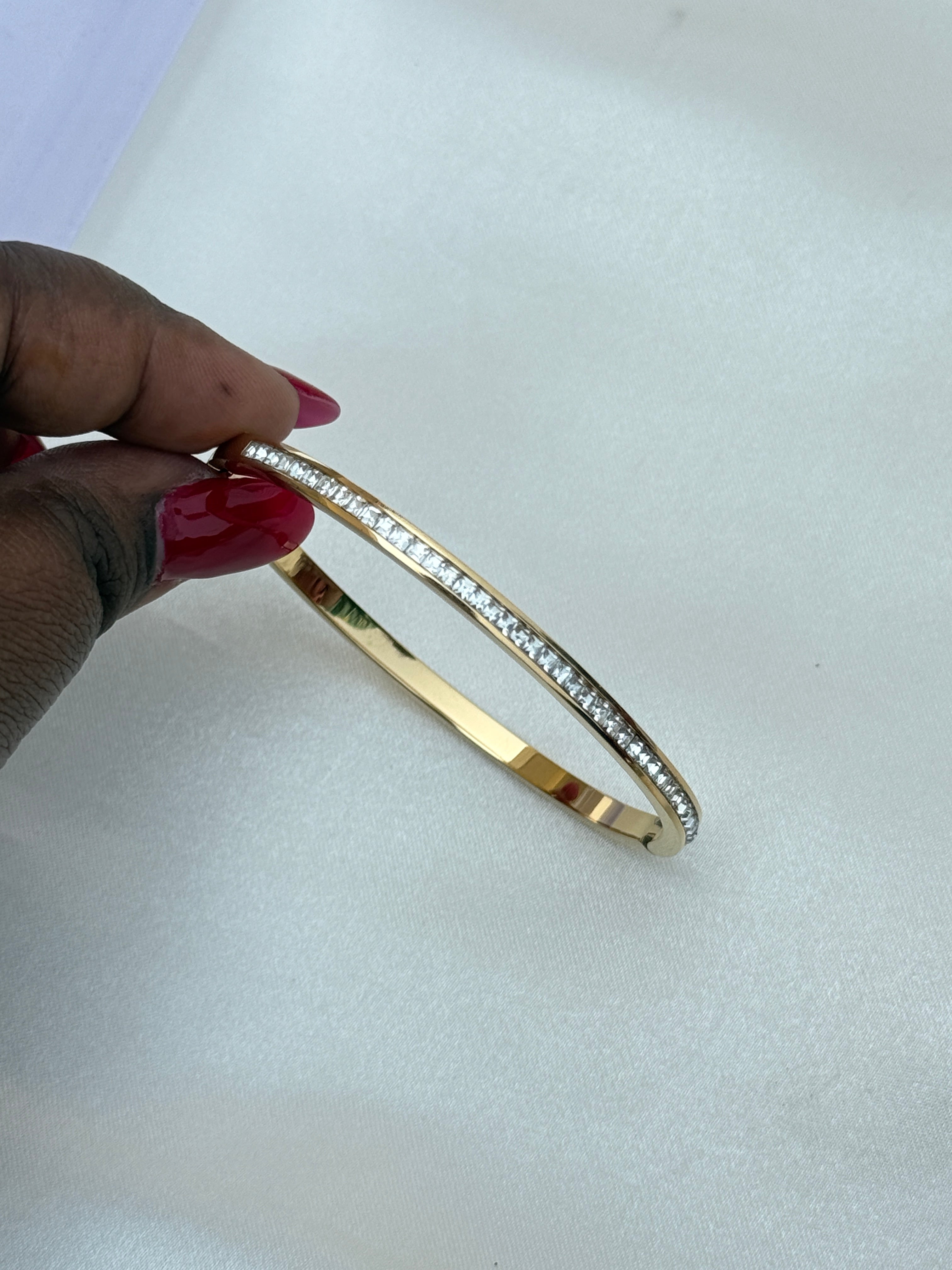 Ab073 anti tarnish openable stone bracelet