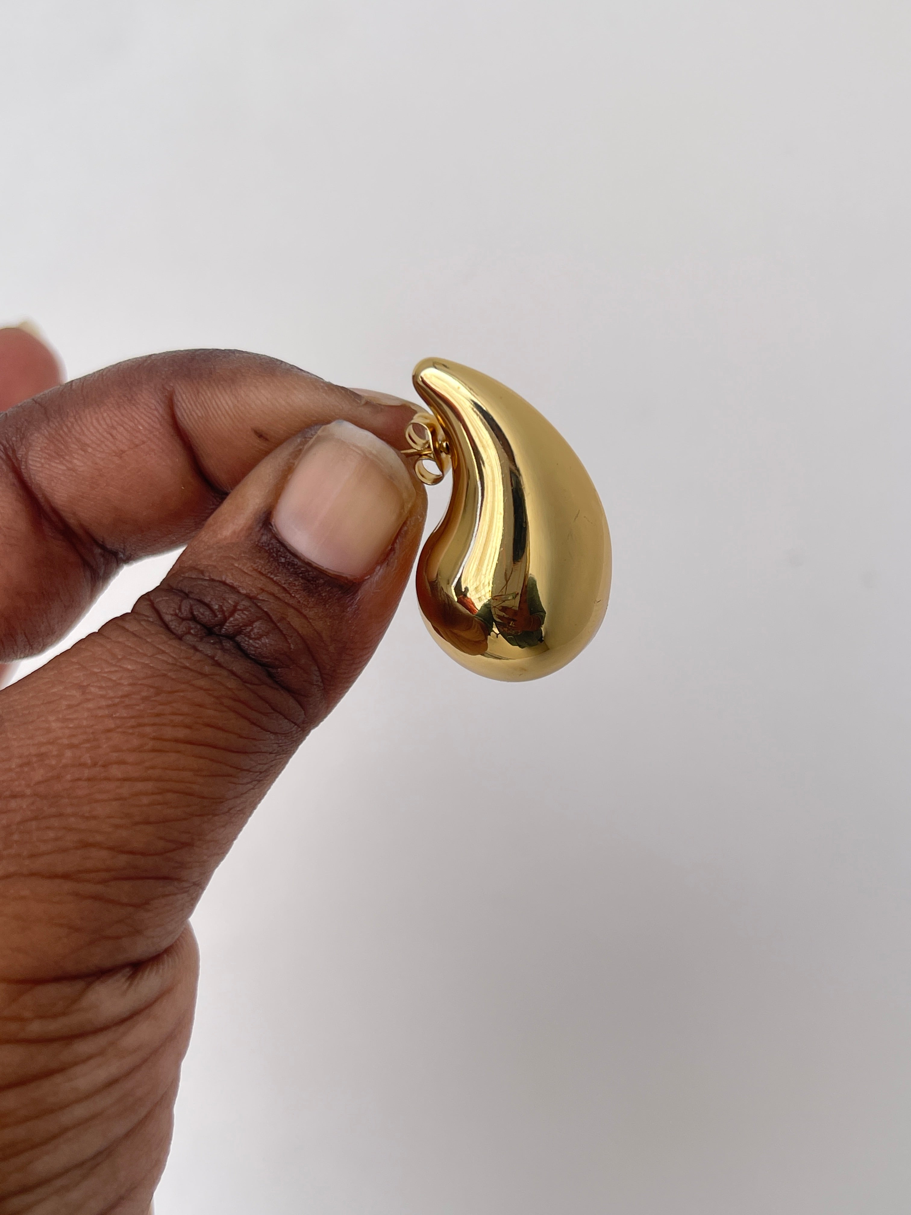 Tear stud Color won't fade