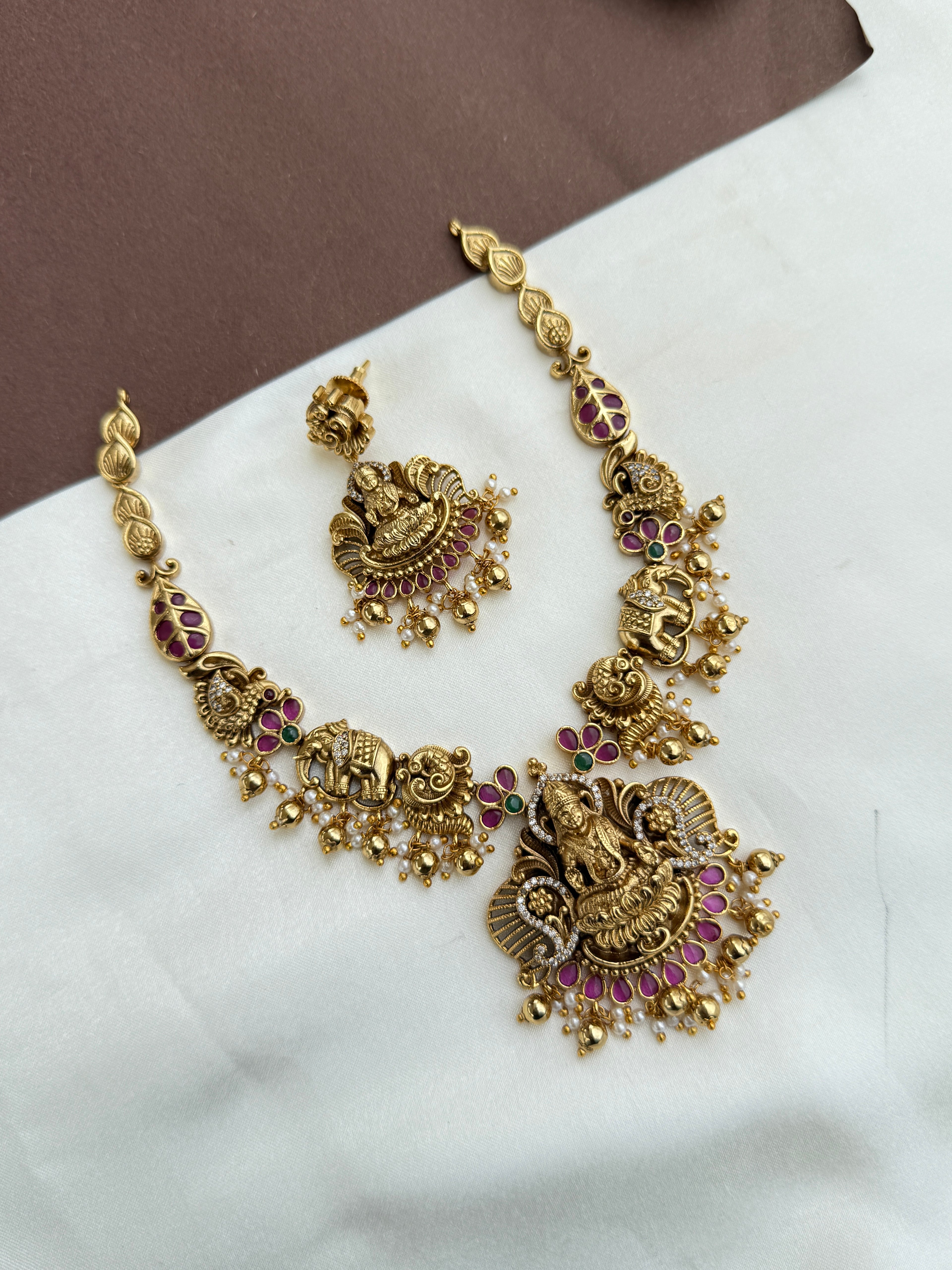 Ns531 nakshi laksmidevi gold ball neckset