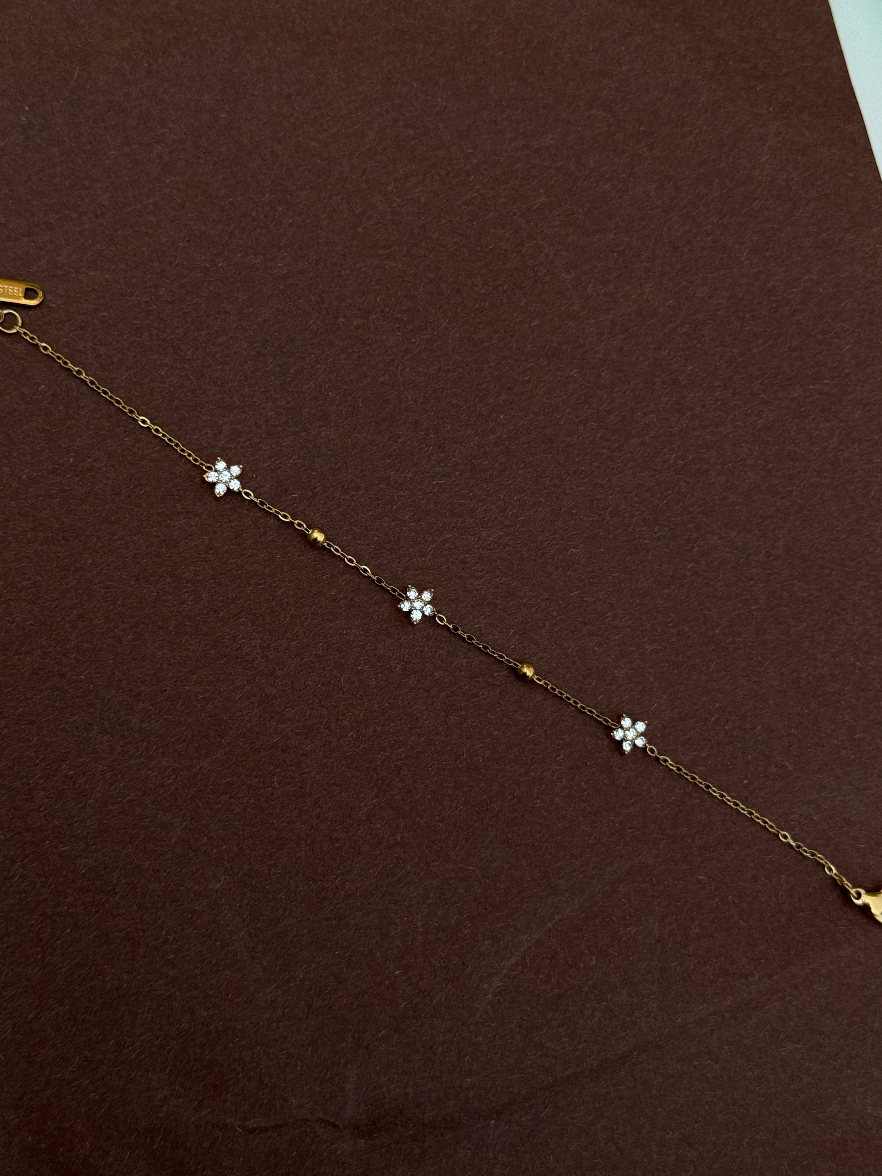 Ab546 anti tarnish flower 8.5 inches chain bracelet