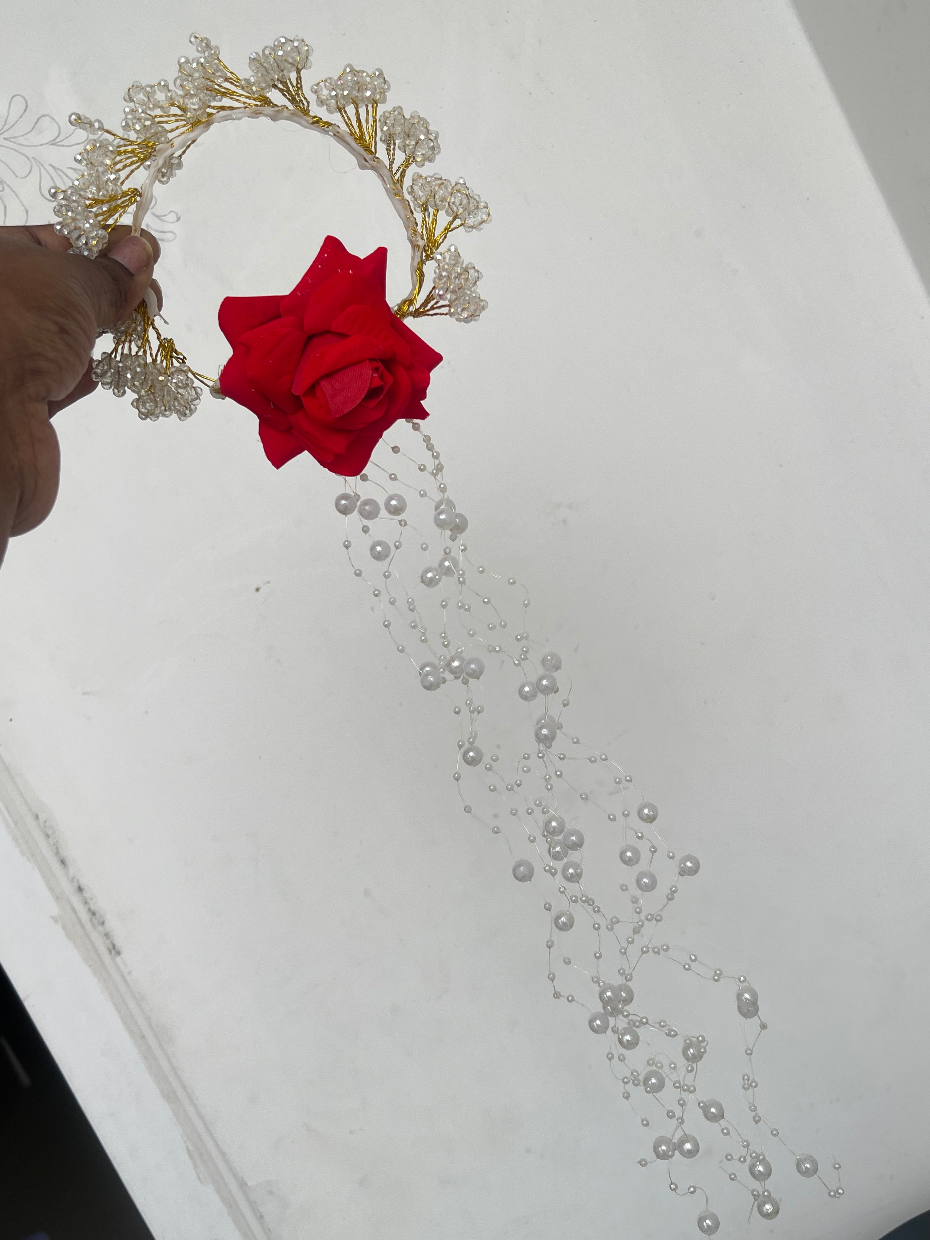 Veni with pearl hanging jada