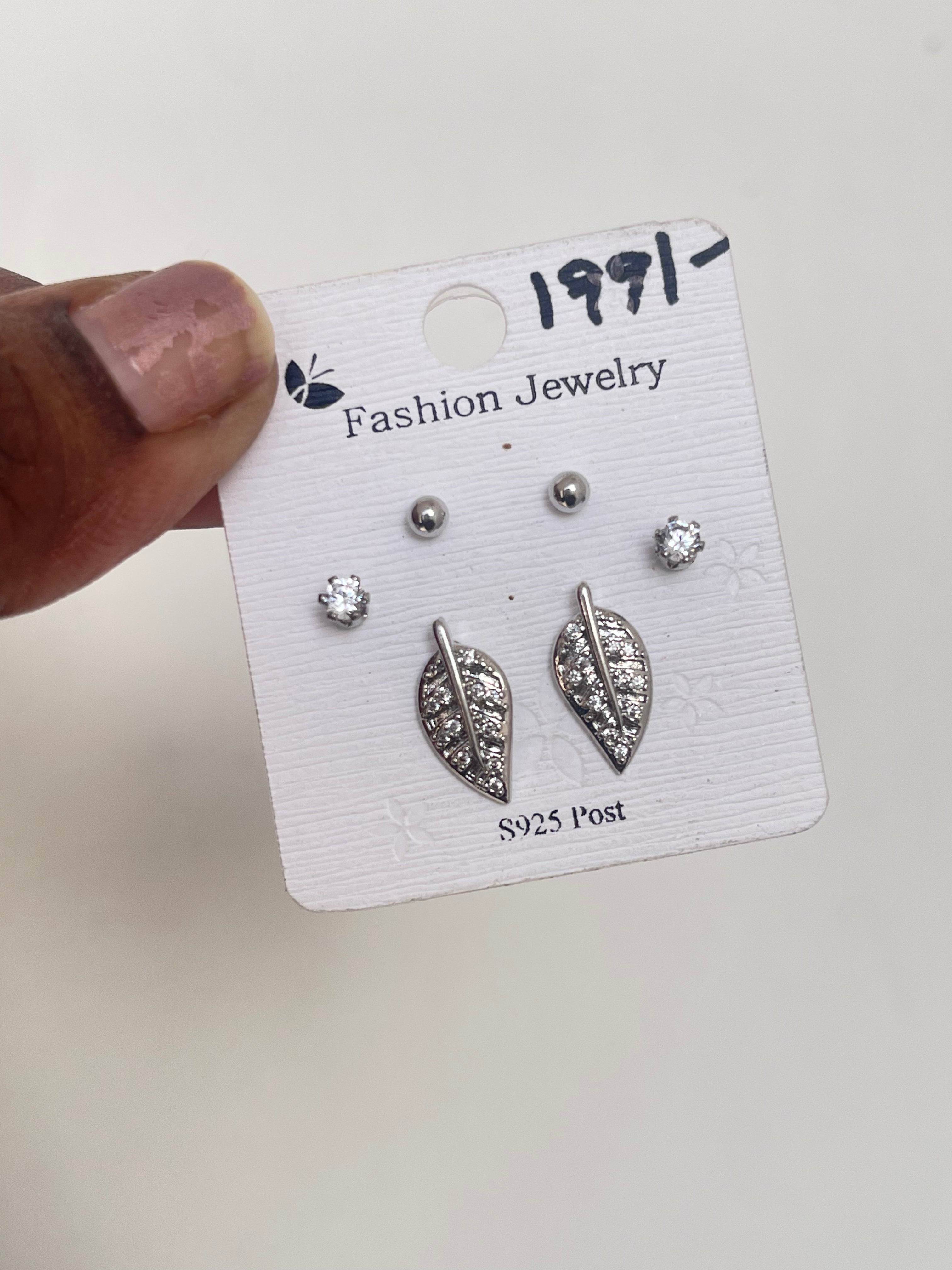 Silver leaf pack of 3 studs