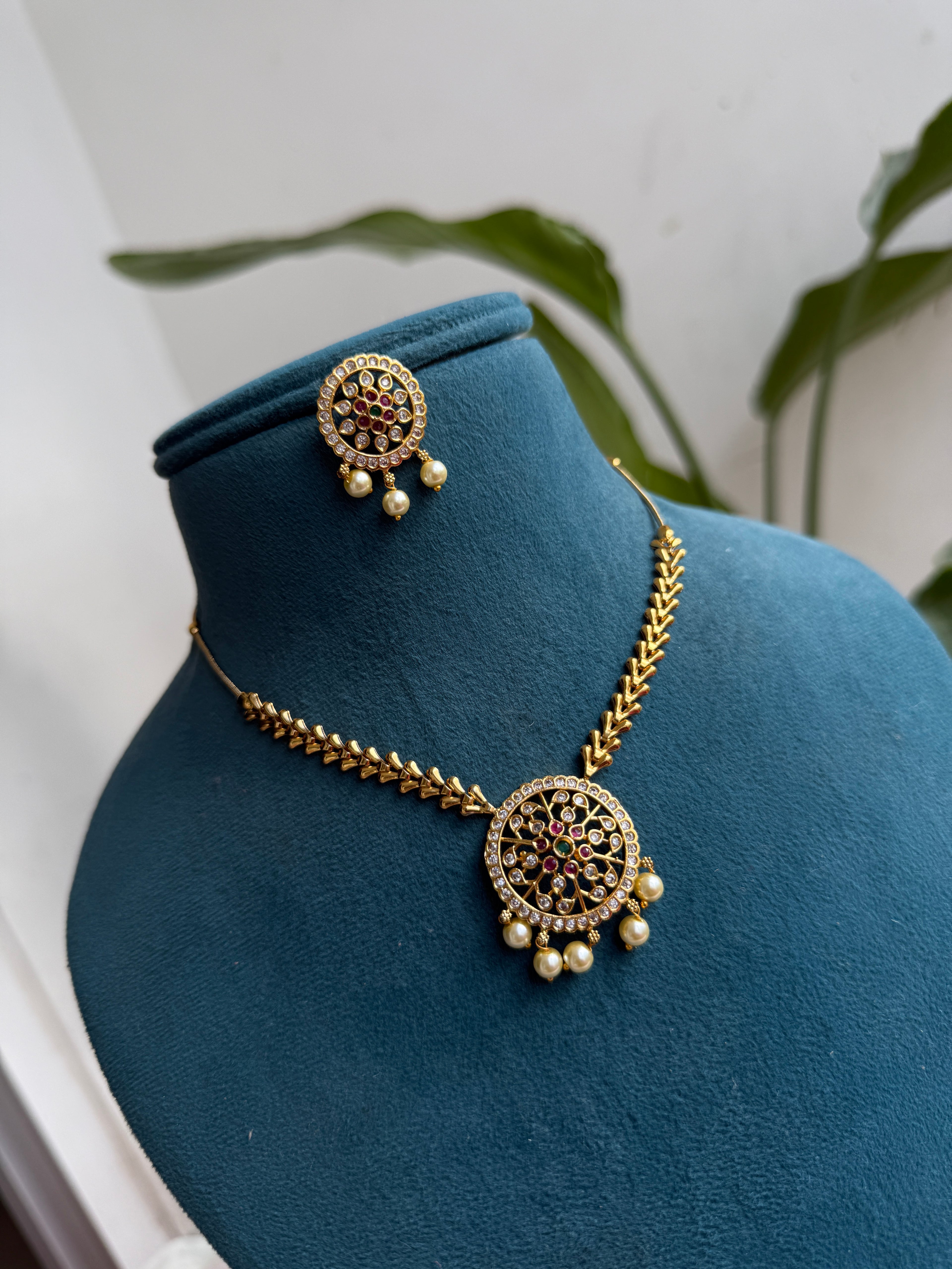 Ns468 simple multi neckset